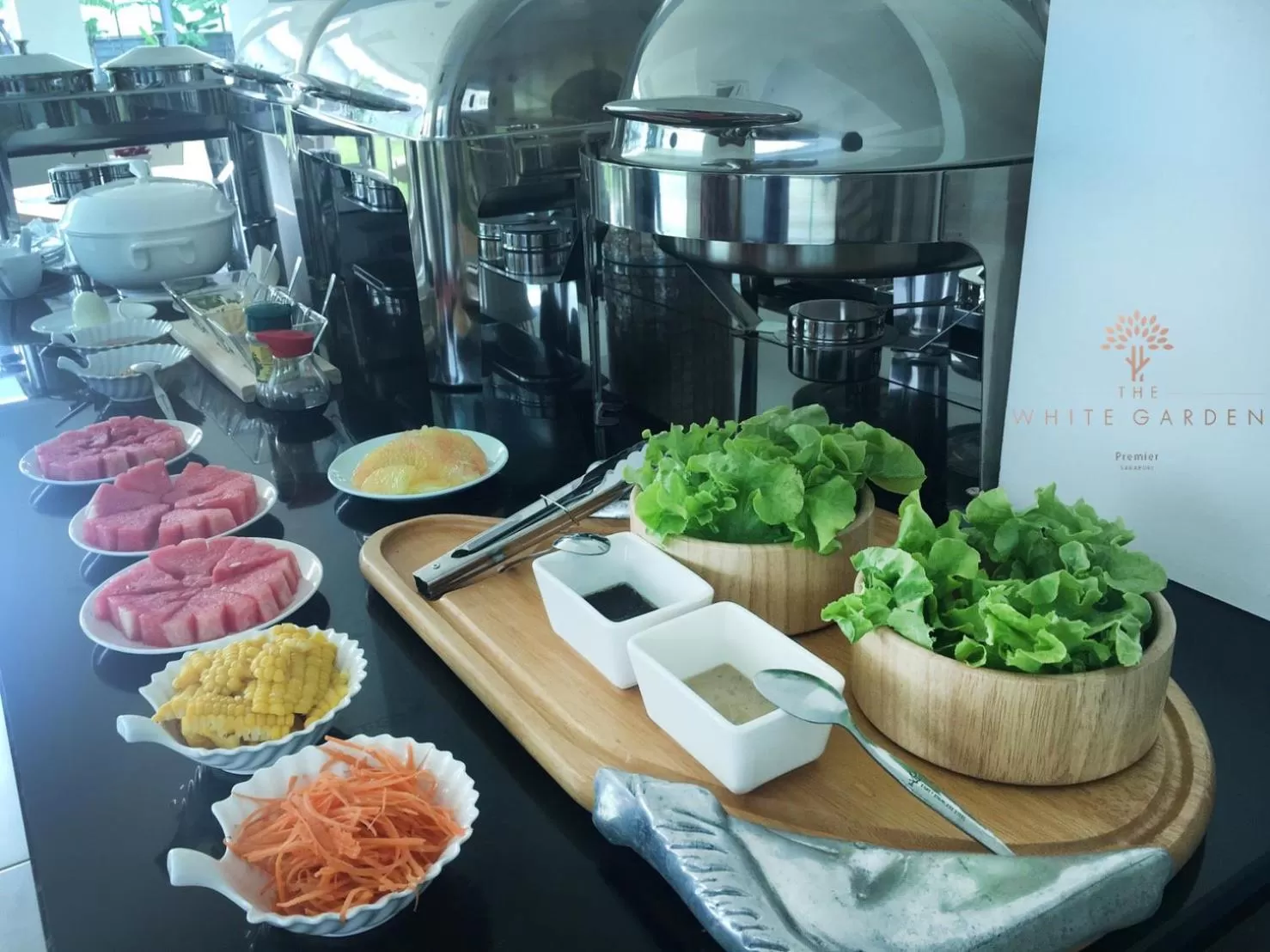Food in The White Garden Premier Saraburi