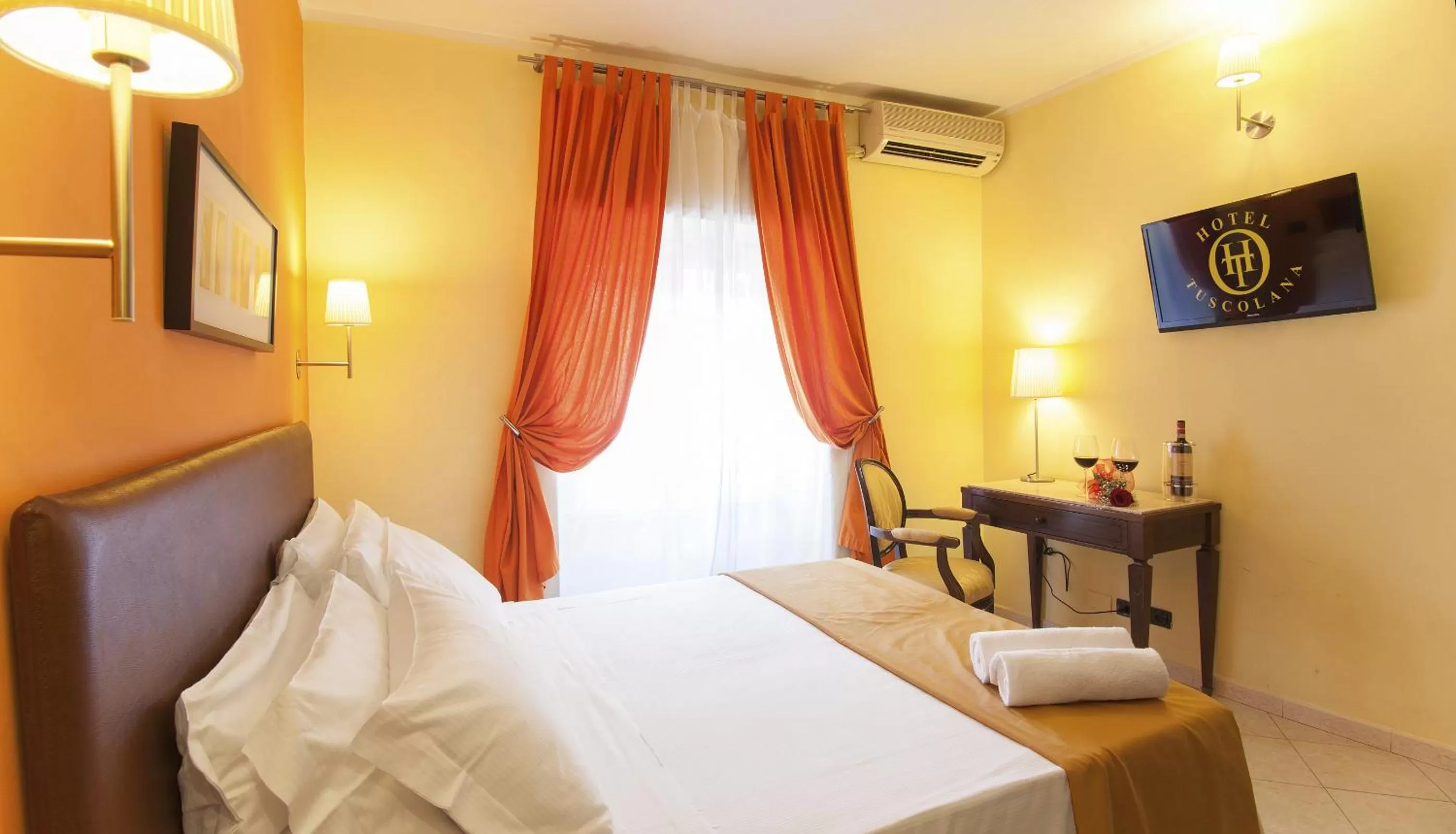 Photo of the whole room, Bed in Hotel Tuscolana