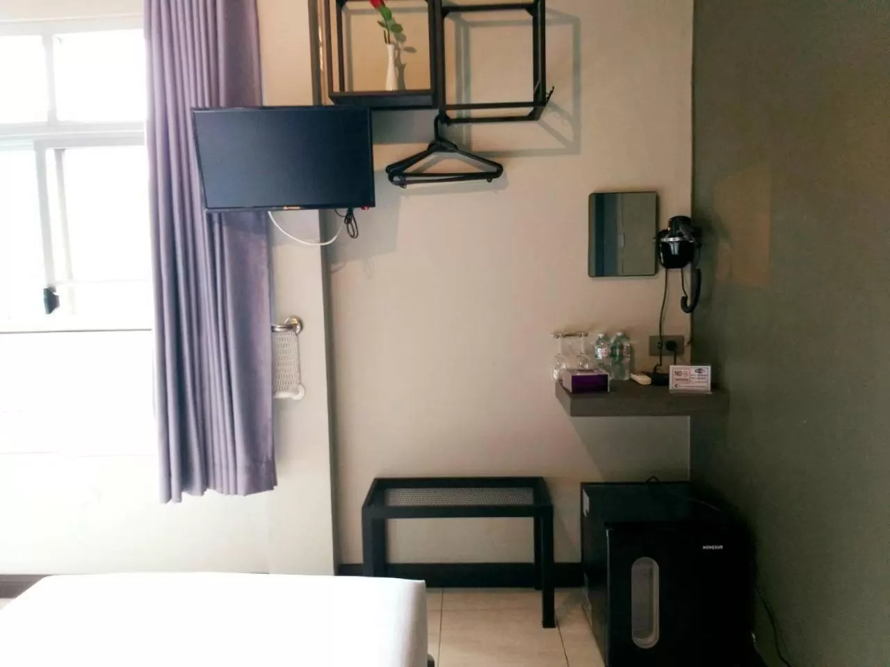 Twin Room with Private Bathroom in BBhouse Rambuttri 2