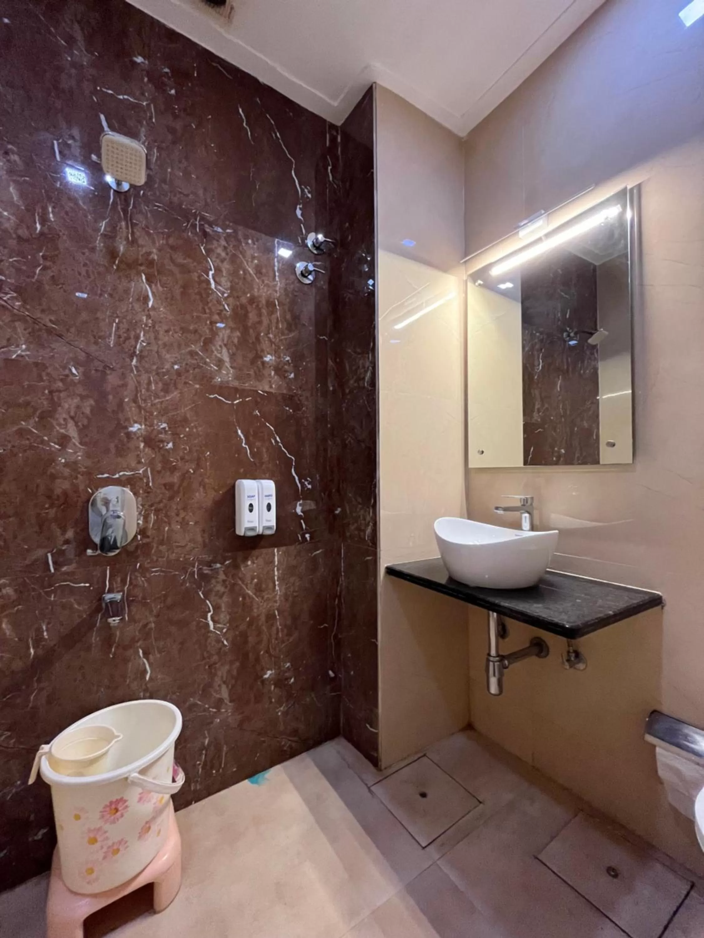 Bathroom in Hotel Moti Palace