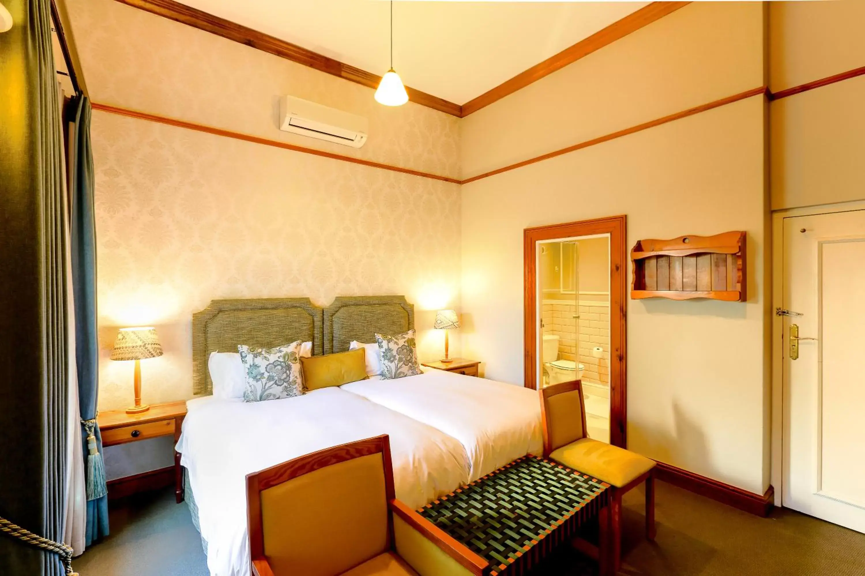 Southern Twin with Patio in Eendracht Hotel Southern Twin with Patio in Eendracht Hotel