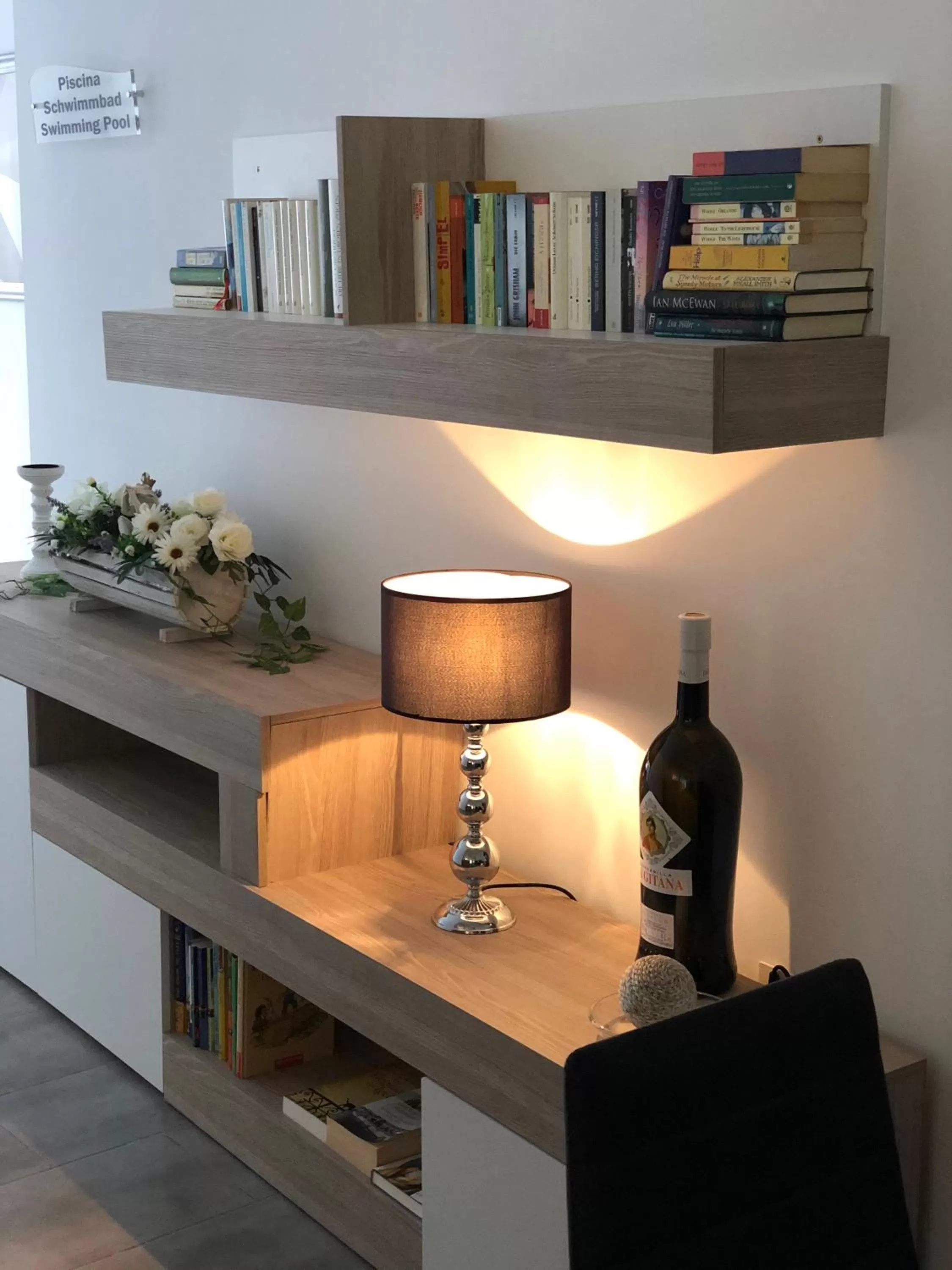 Library in Apartamentos La Laguna