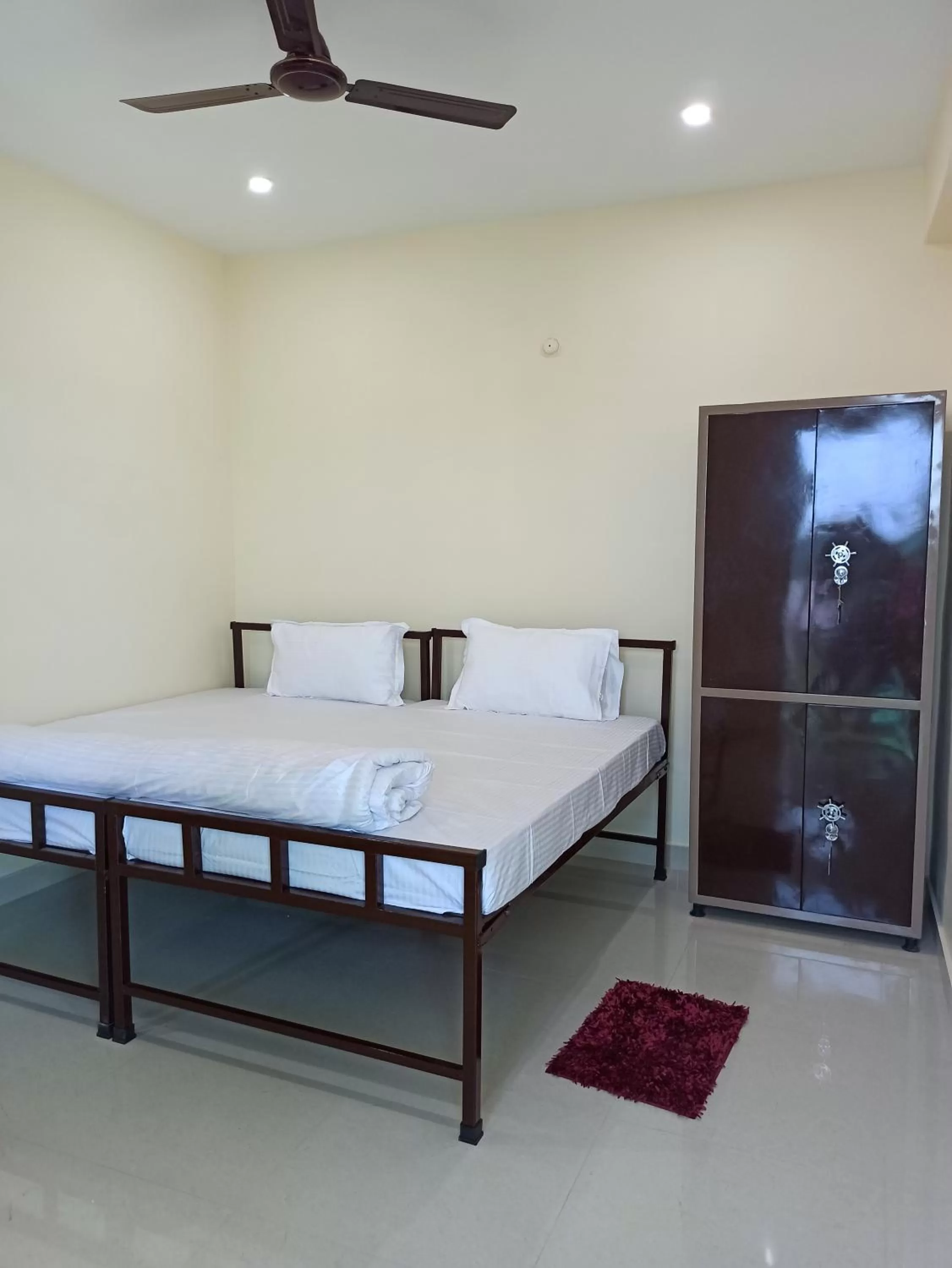 Bed in Saraswati Palace