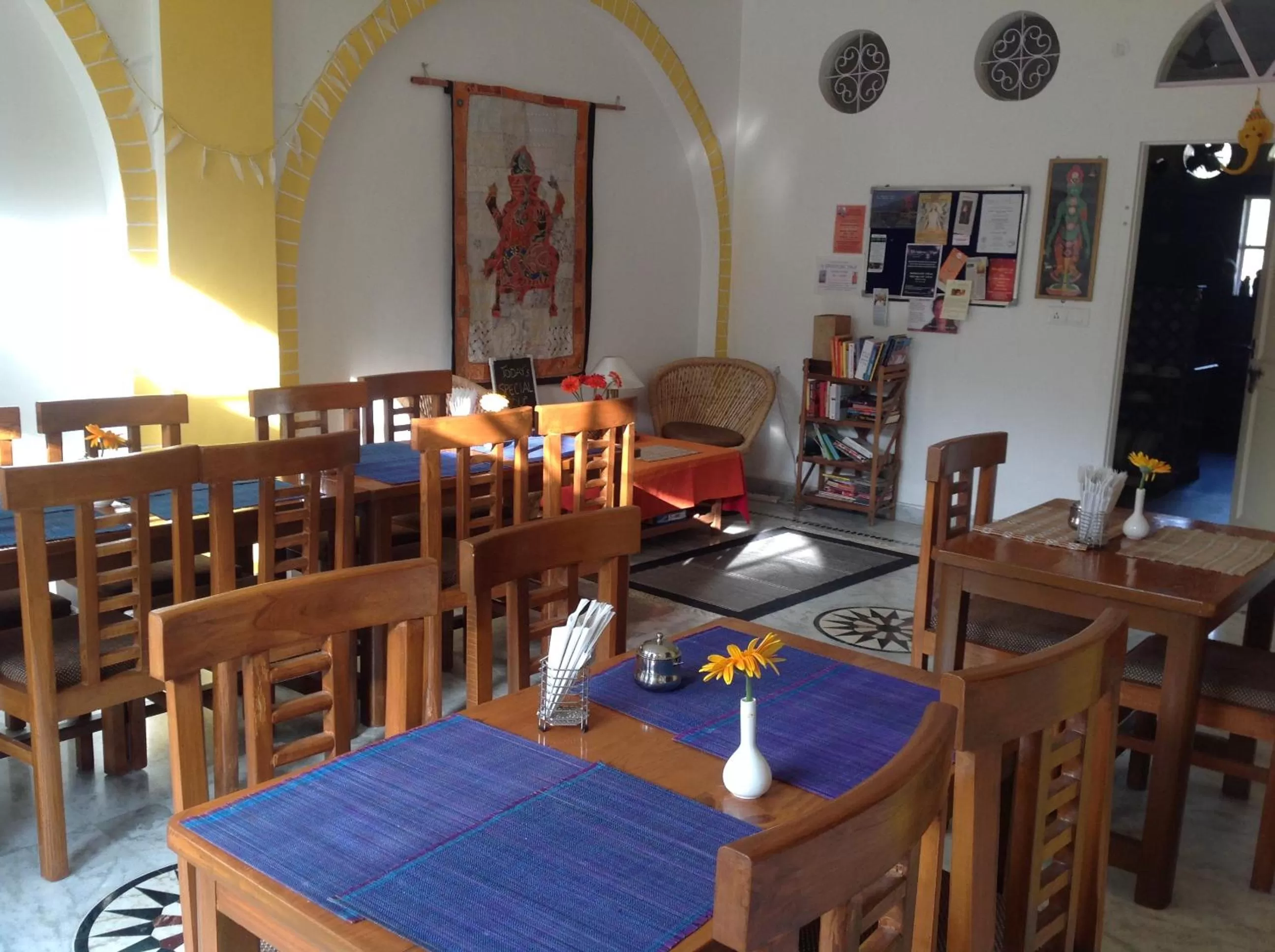 Restaurant/Places to Eat in Seventh Heaven Inn Rishikesh