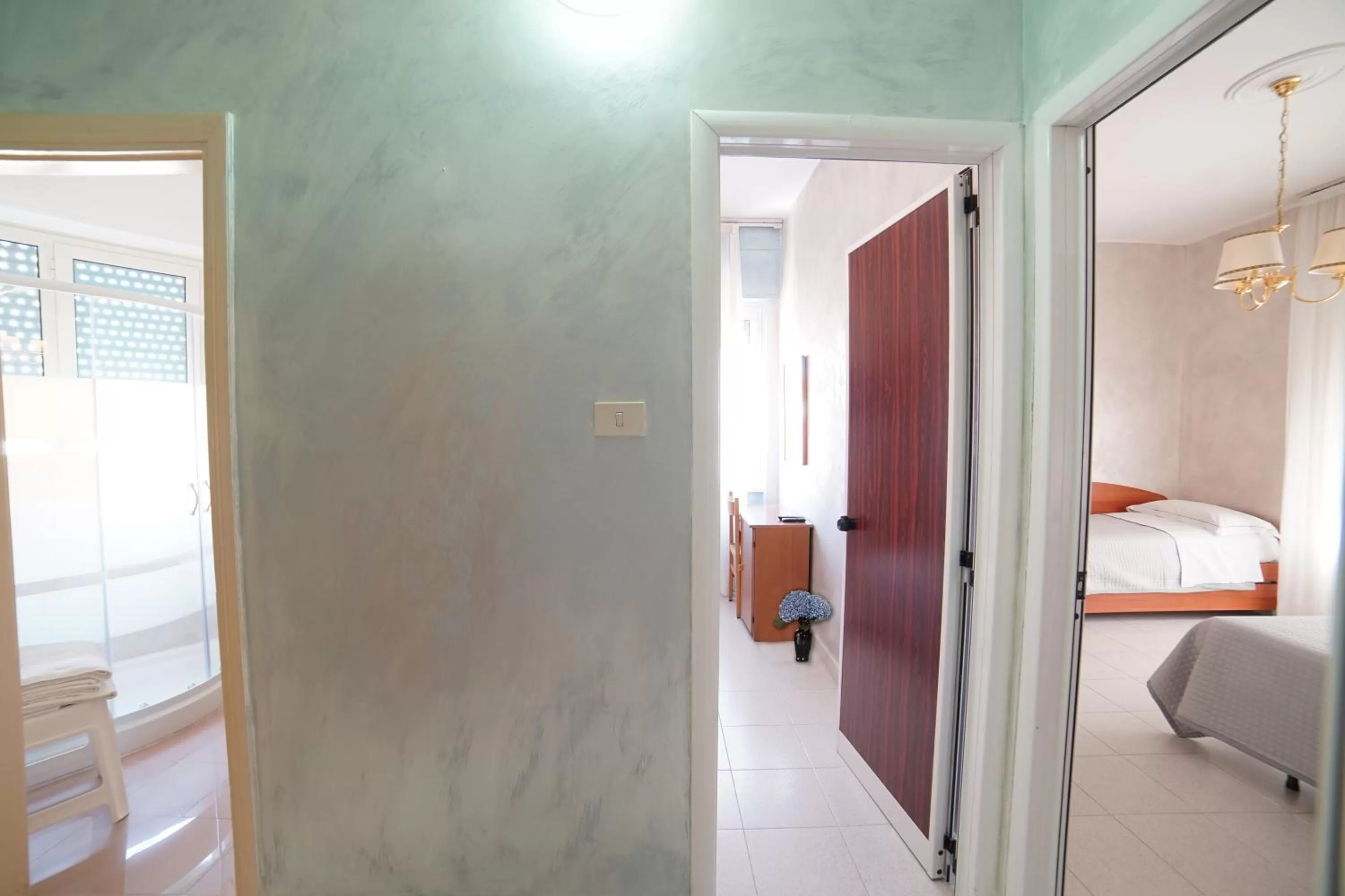 Bathroom, Bed in Hotel Marconi