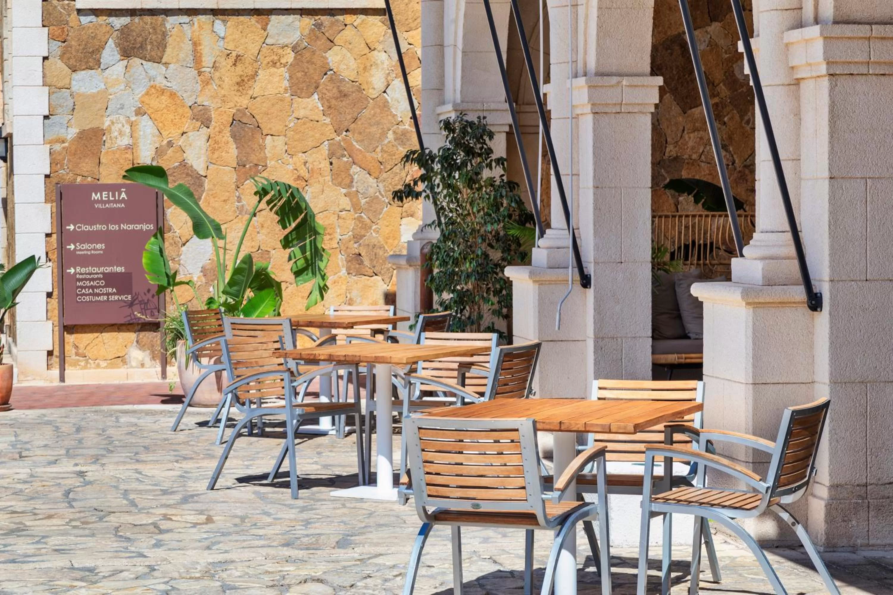 Restaurant/places to eat in Melia Villaitana