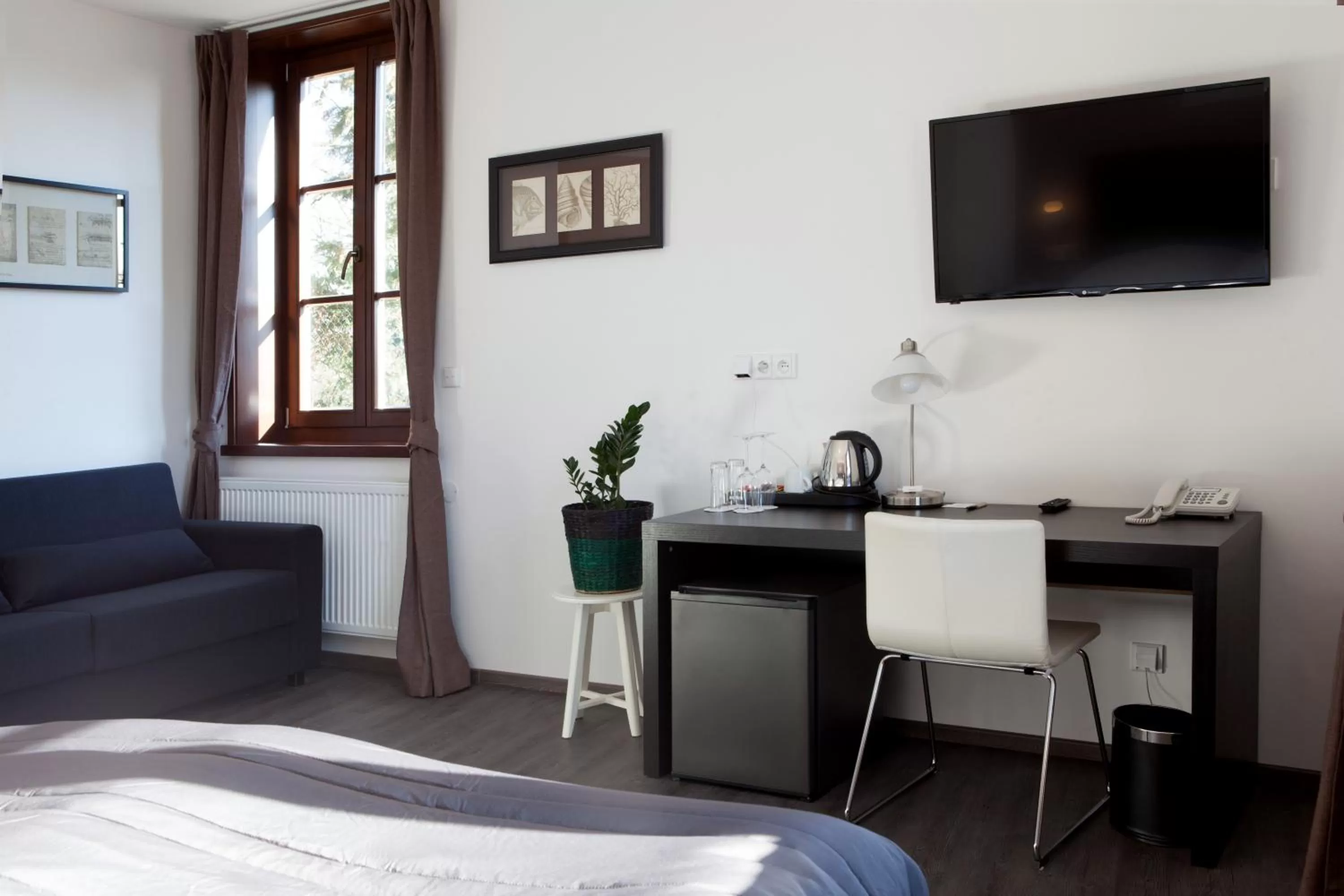 Coffee/tea facilities, Bed in Hotel Koruna