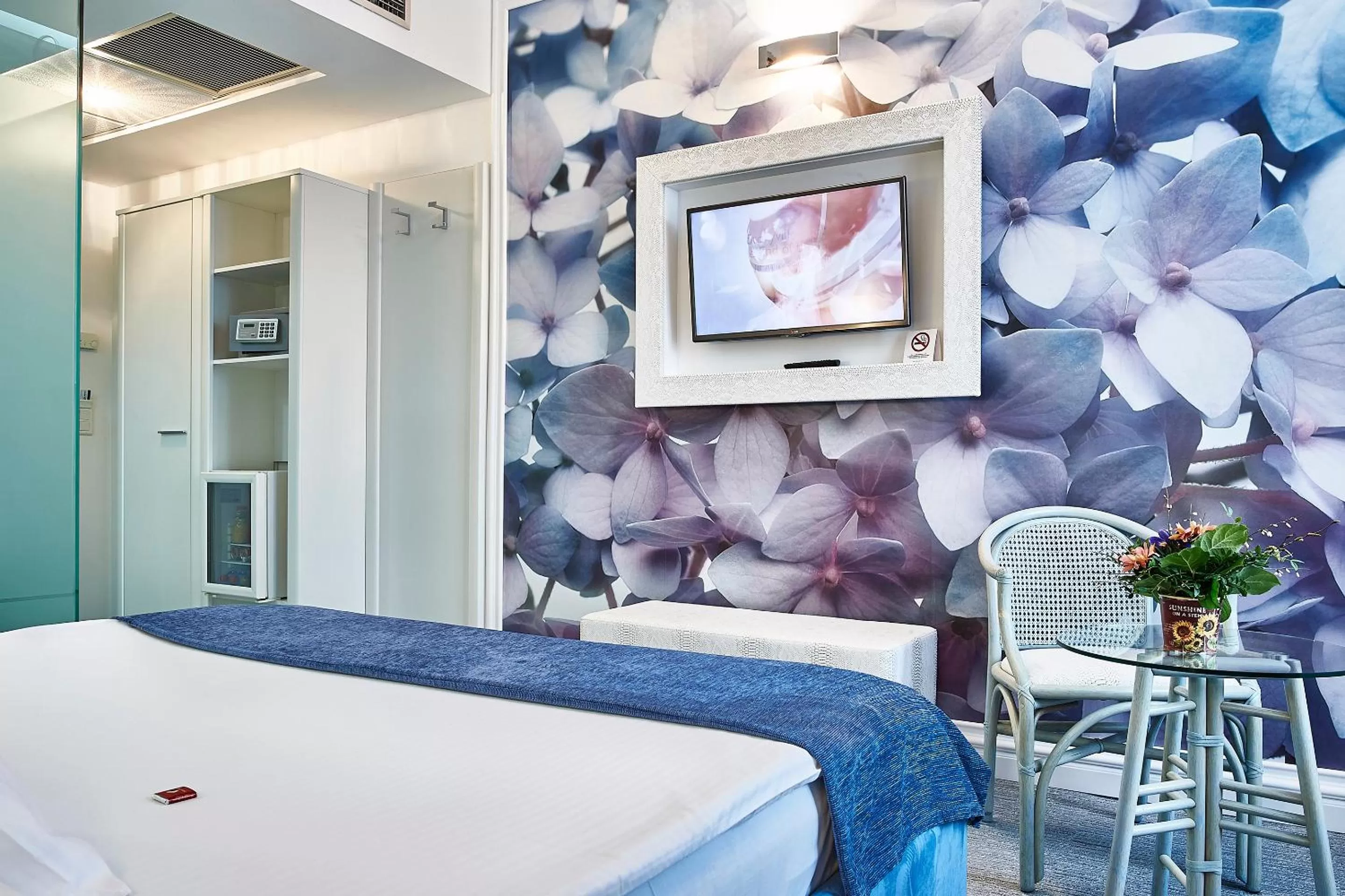 TV and multimedia, Bed in Continental Forum Sibiu