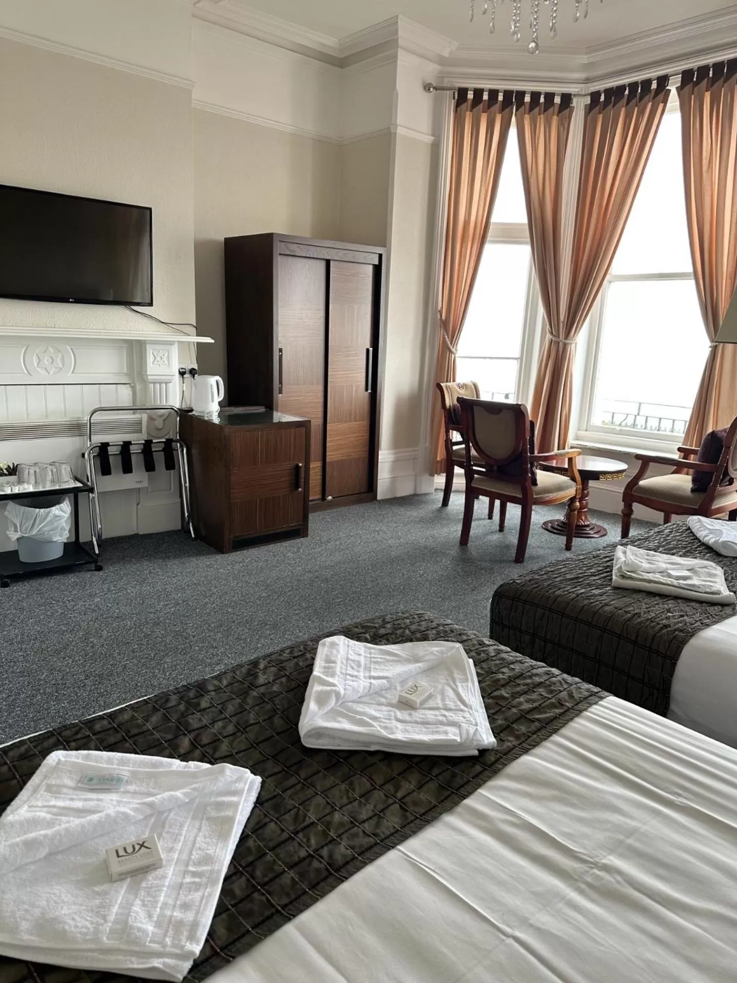 TV and multimedia in Glastonbury Hotel