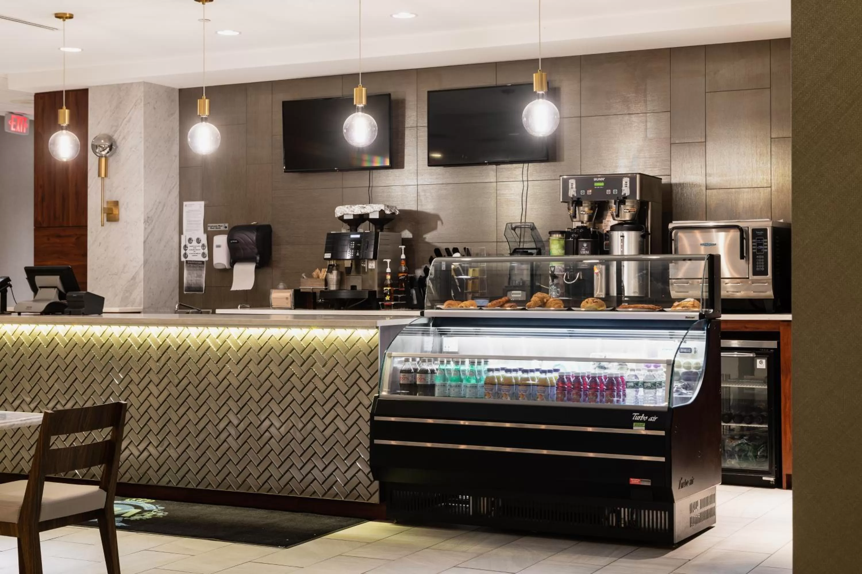 Food and drinks in APA Hotel Woodbridge