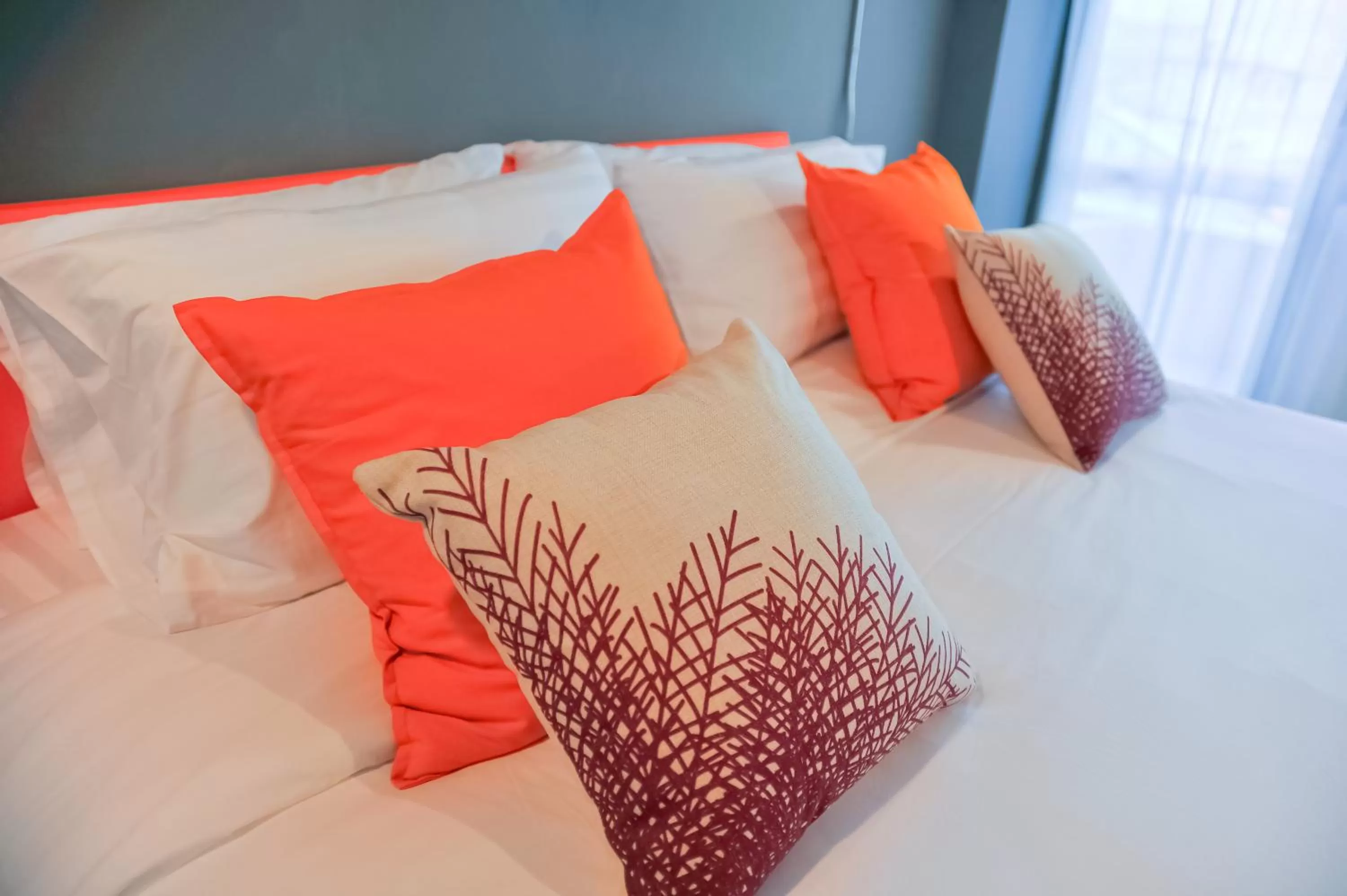 Bed in 7 Stays Pattaya Hotel