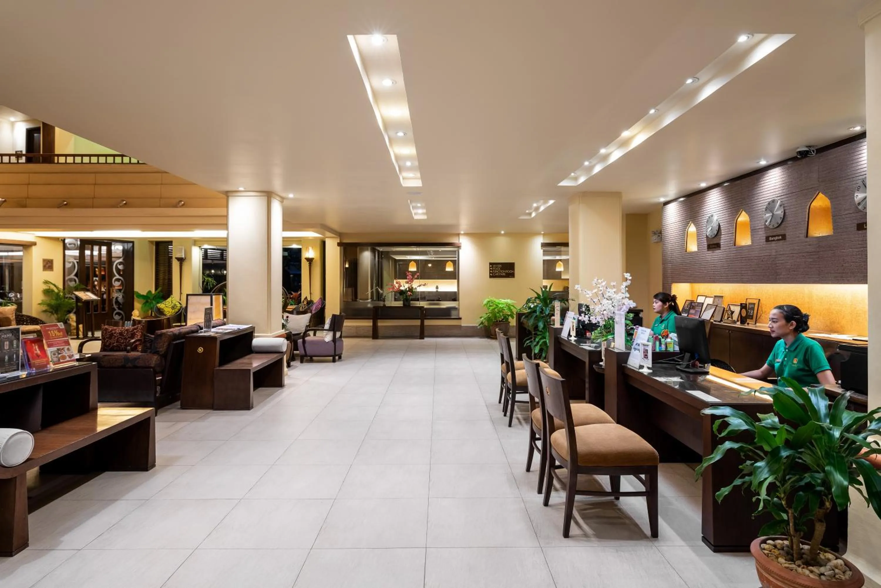 Staff in Patong Paragon Resort & Spa SHA Extra Plus