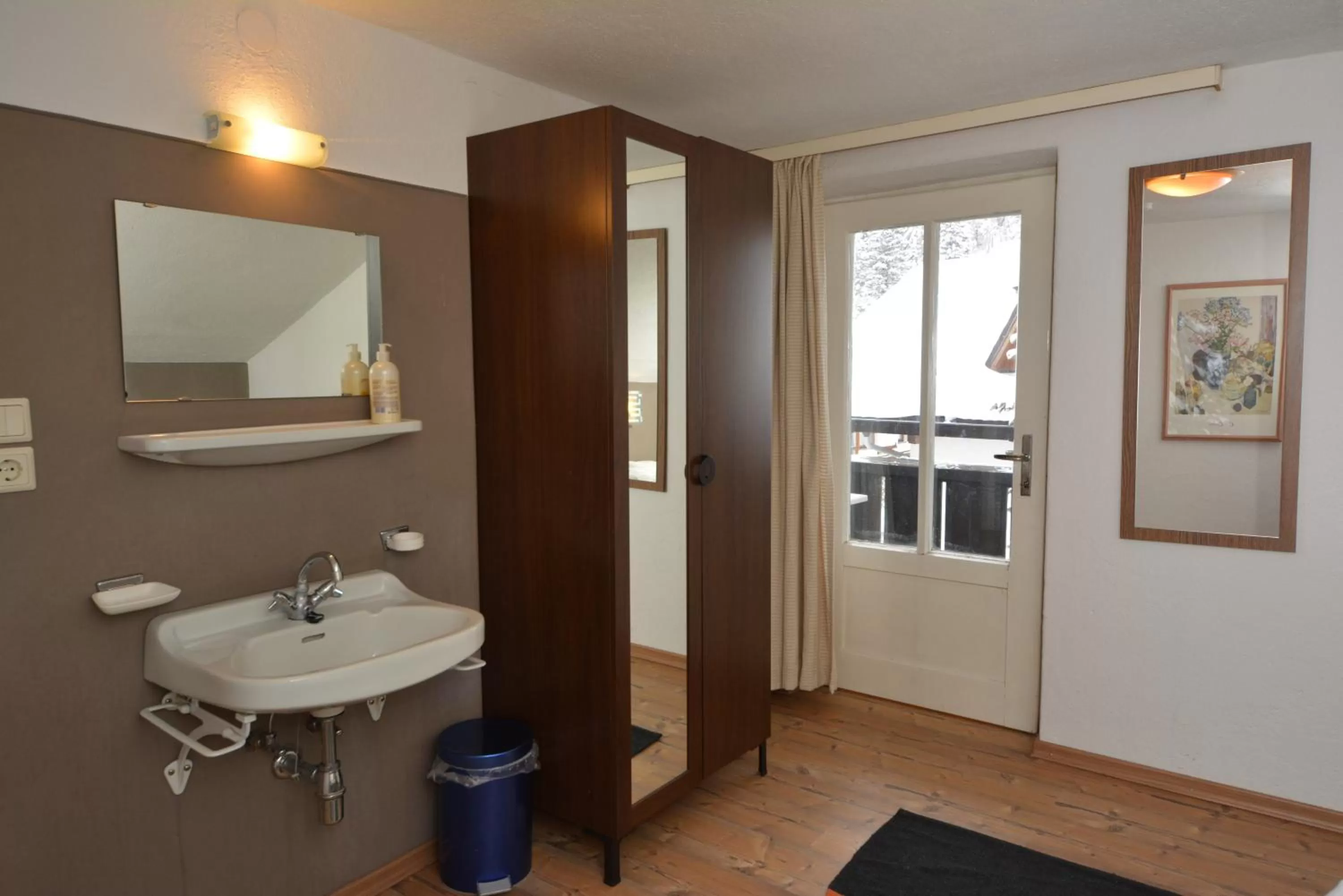 Bedroom, Bathroom in Haus Irmgard by Châtel Reizen