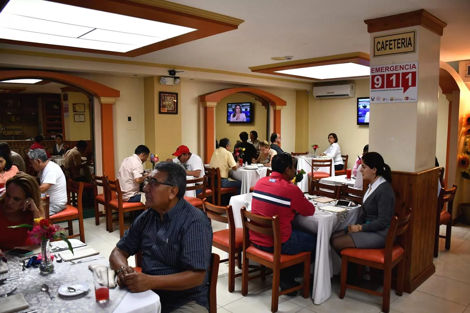 Restaurant/Places to Eat in REGAL HOTEL