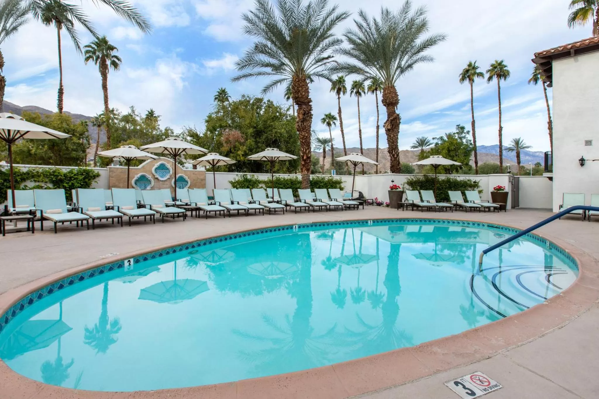 Swimming pool in Omni Rancho Las Palmas Resort & Spa