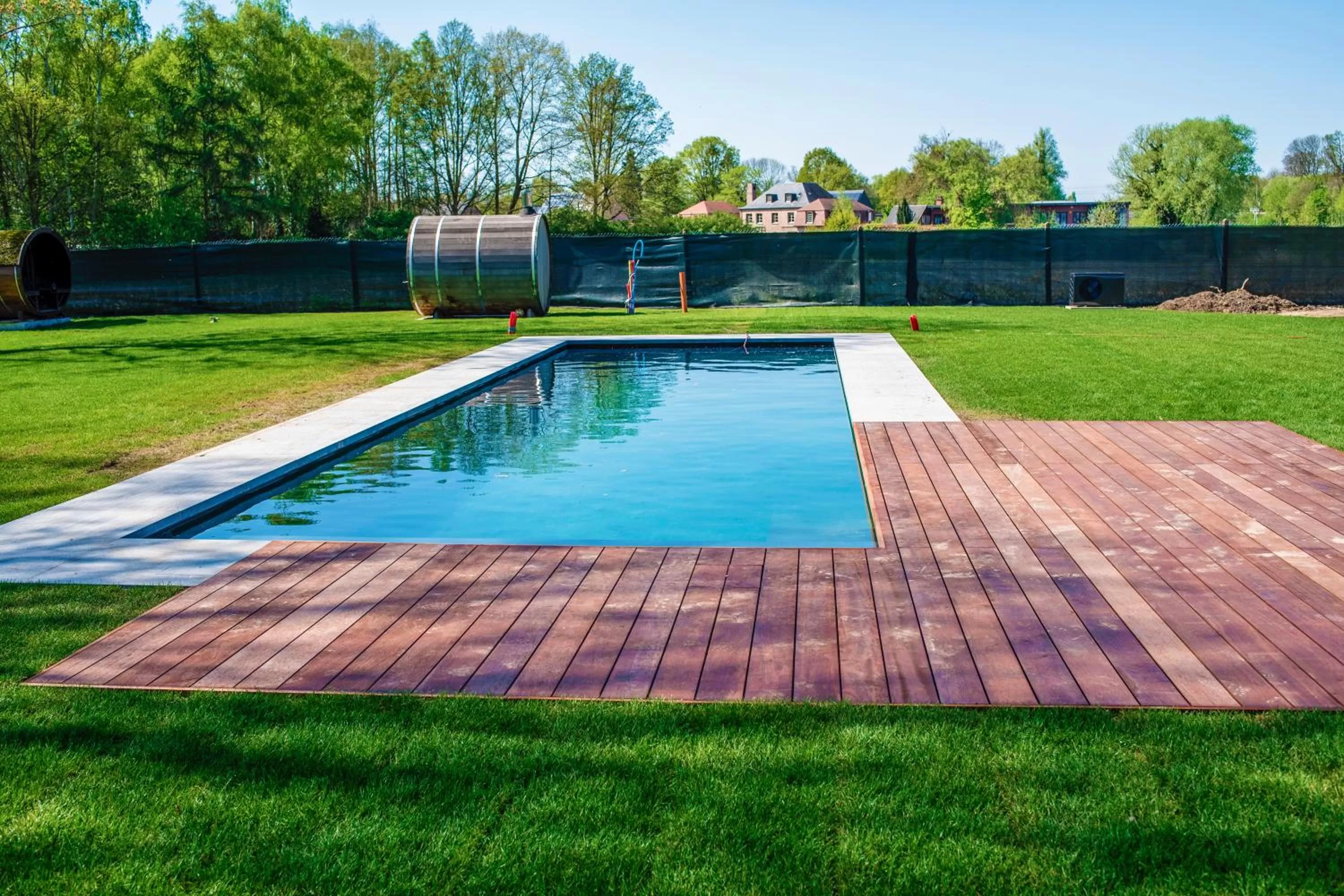 Garden, Swimming Pool in Aquarand