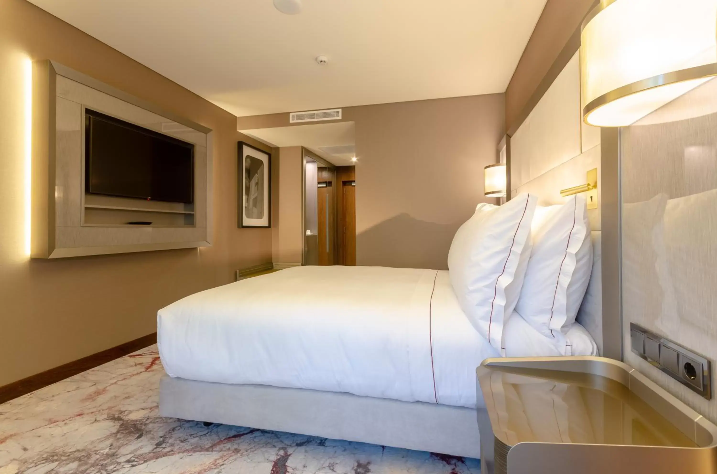 Superior Double Room with Avenue View in TURIM Boulevard Hotel Superior Double Room with Avenue View in TURIM Boulevard Hotel