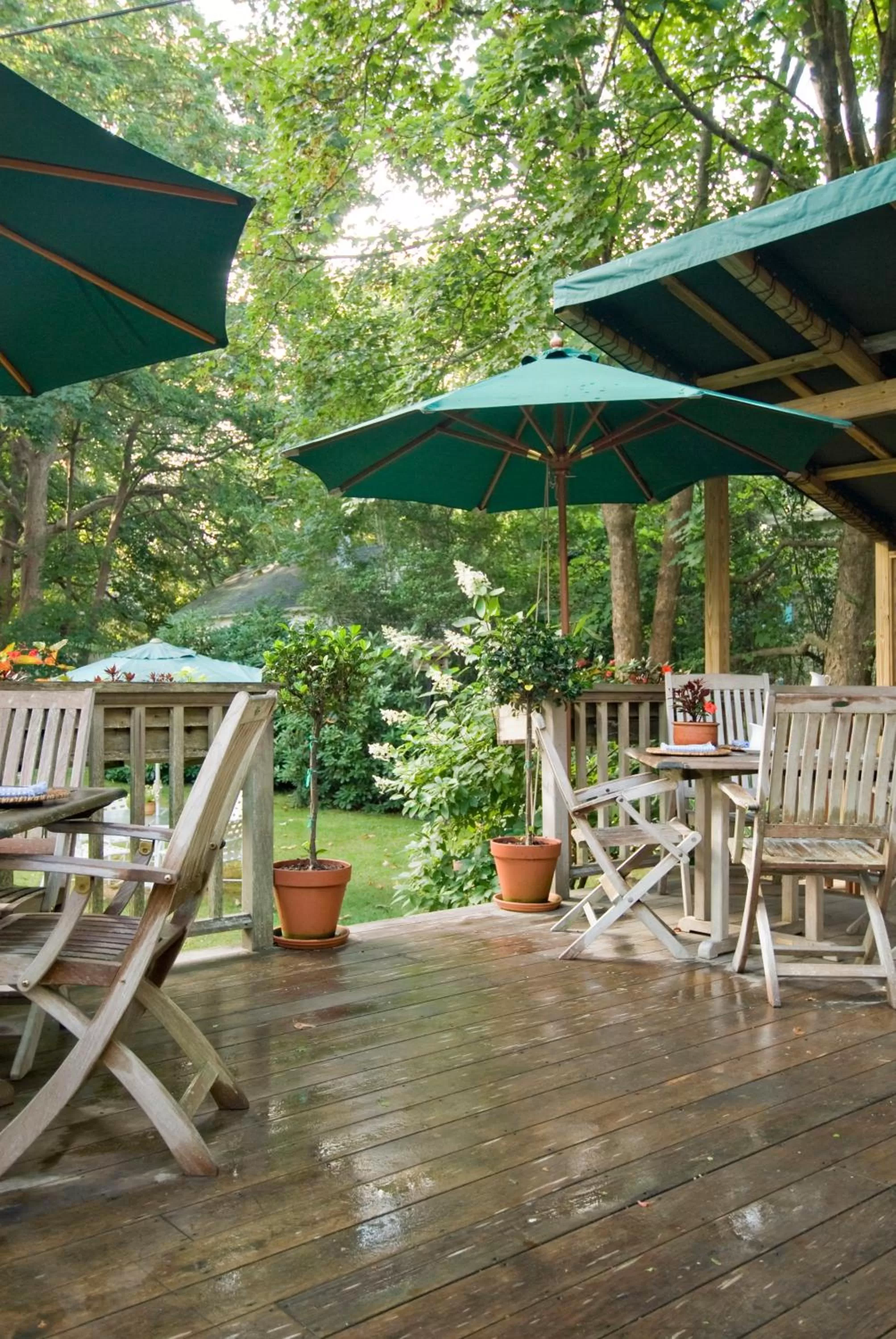 Patio in Marshall Slocum Inn