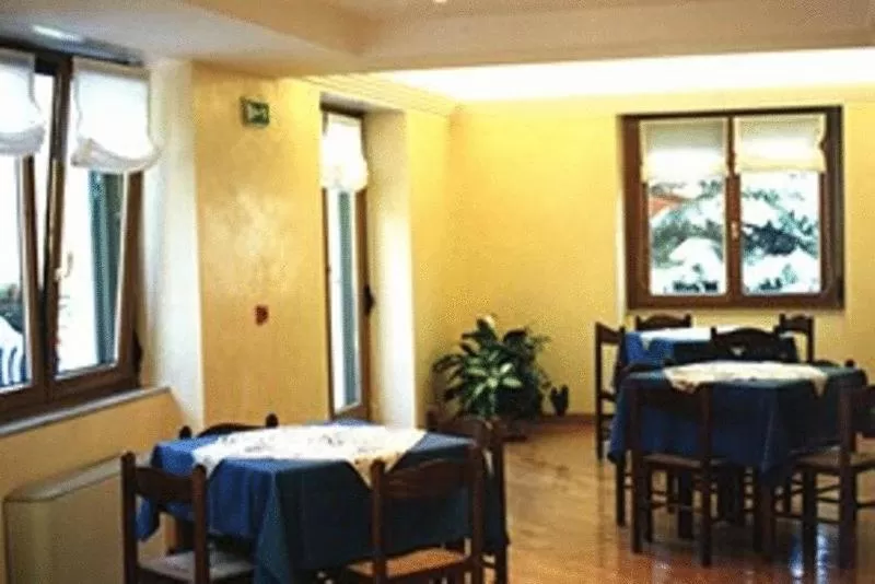 Restaurant/places to eat in Hotel Ristorante Costa