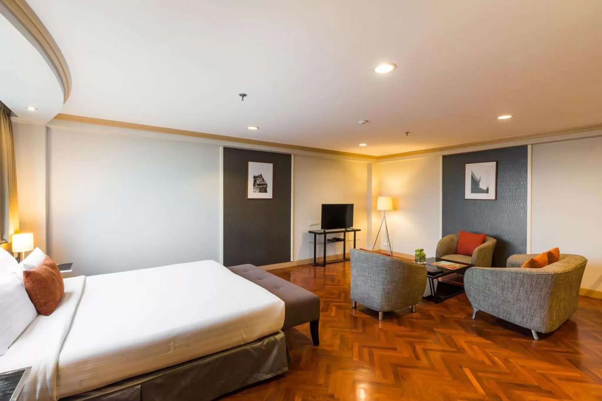 Bed in Alt Hotel Nana by UHG