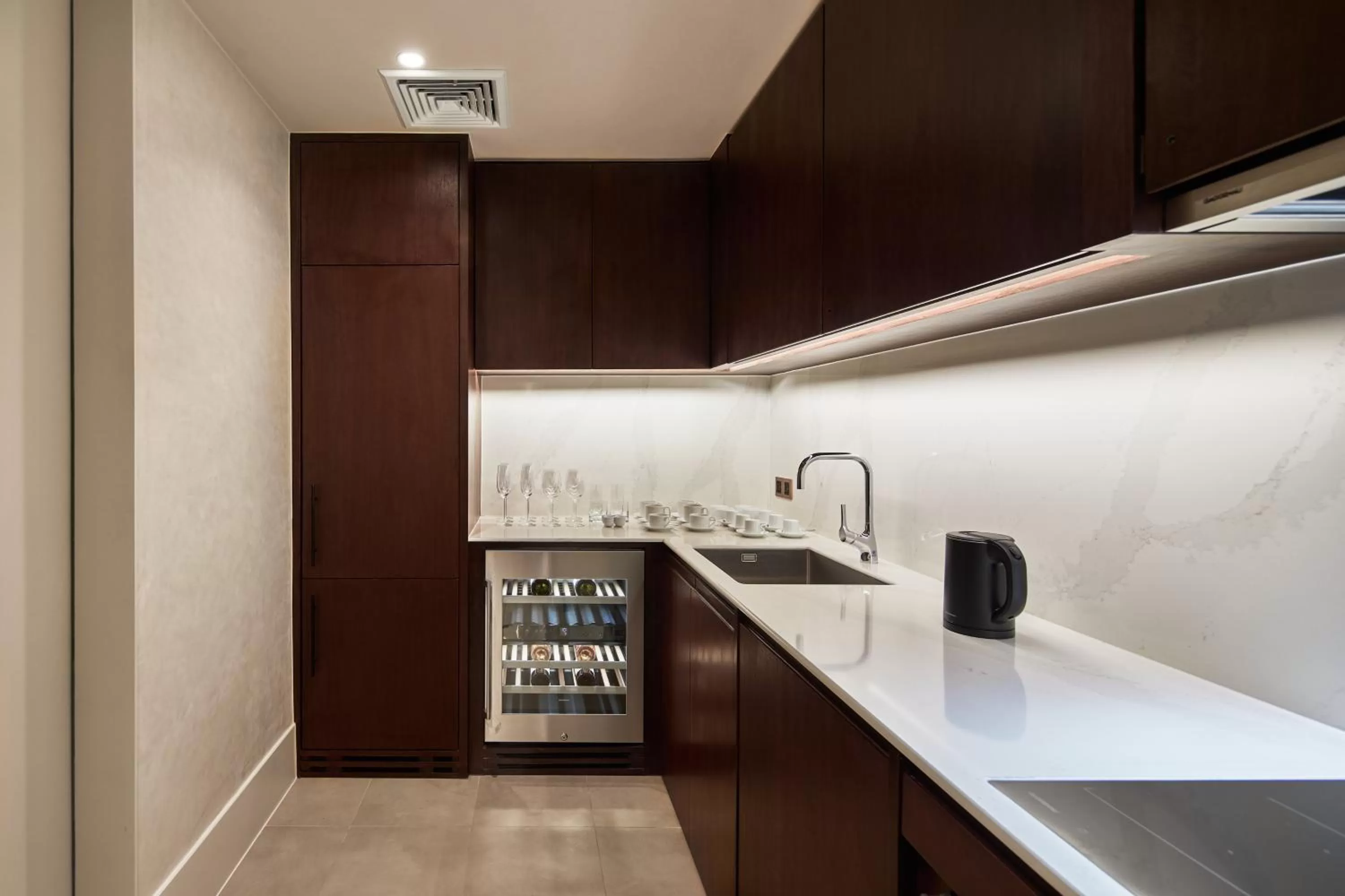 Kitchen or kitchenette in The Standard, Bangkok Mahanakhon