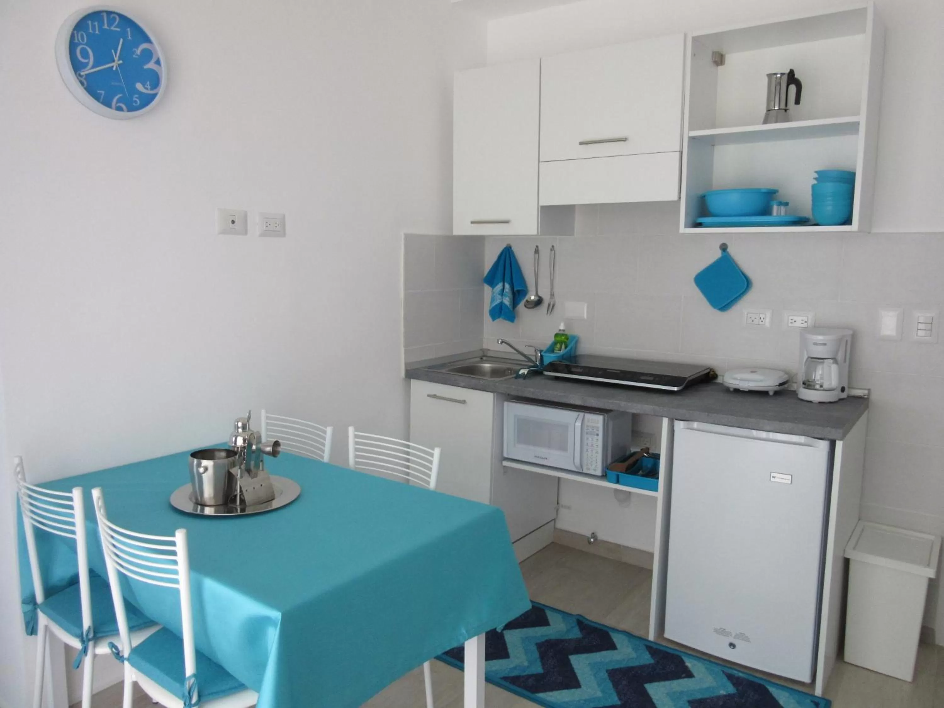 Kitchen/Kitchenette in Coral Village - "Caribbean Cocktails" Deluxe Suites & Pool