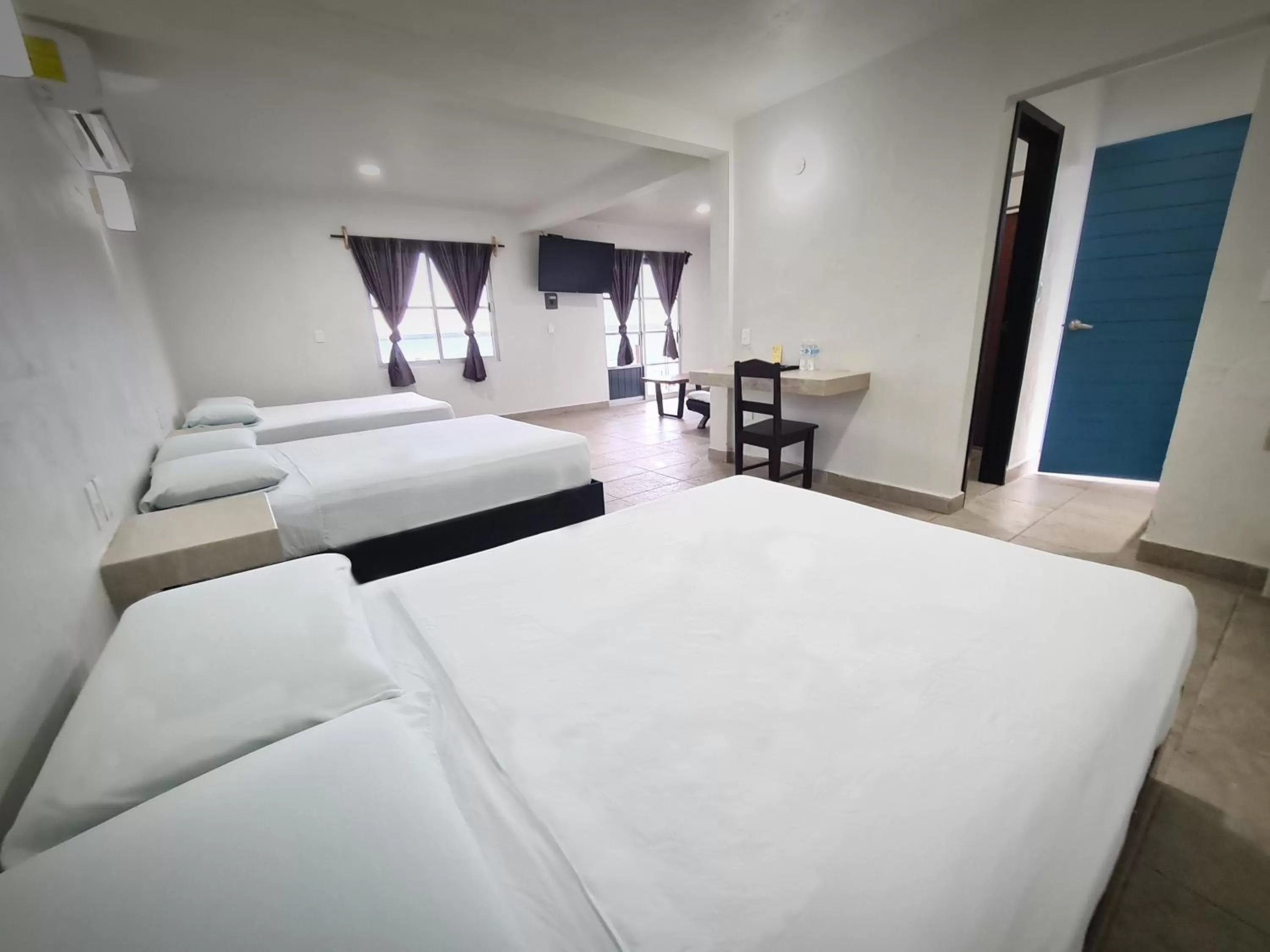 Photo of the whole room, Bed in Hotel Vista Laguna Bacalar