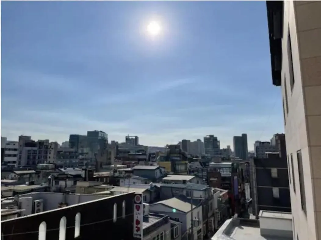 Friendly DH Naissance Hotel by Mindrum Group