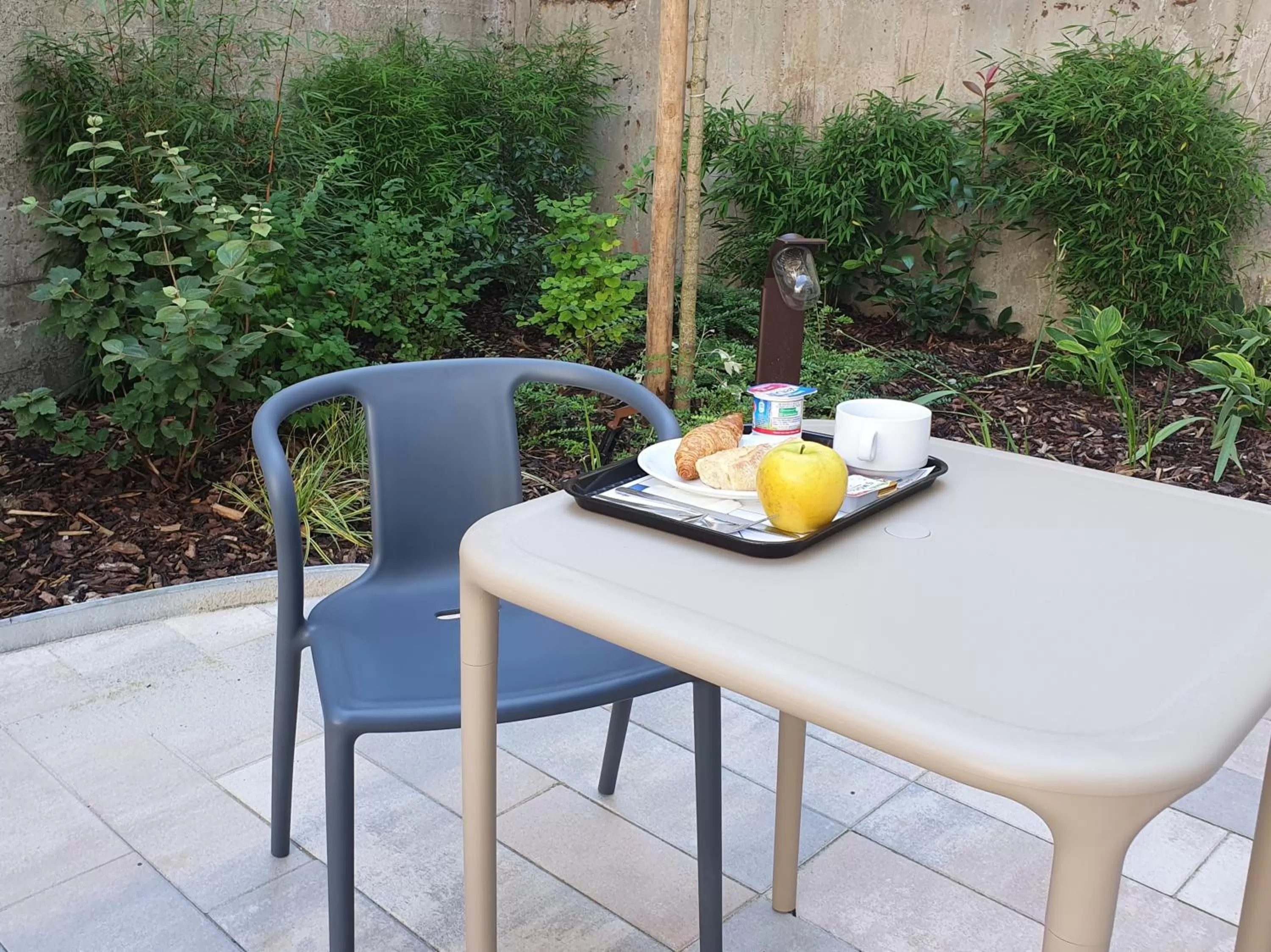 Patio in Ibis Budget Strasbourg Centre Republique