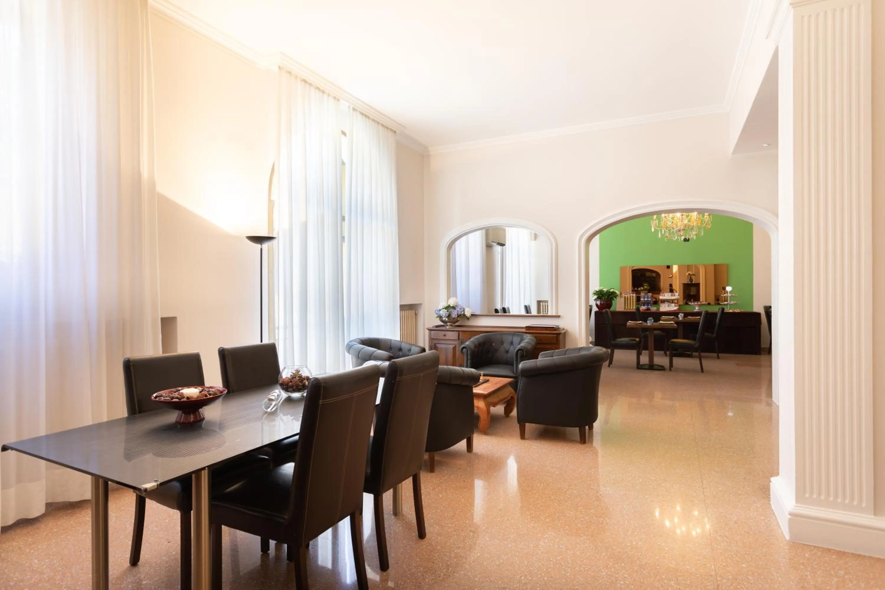 Communal lounge/ TV room in Hotel Dei Tigli