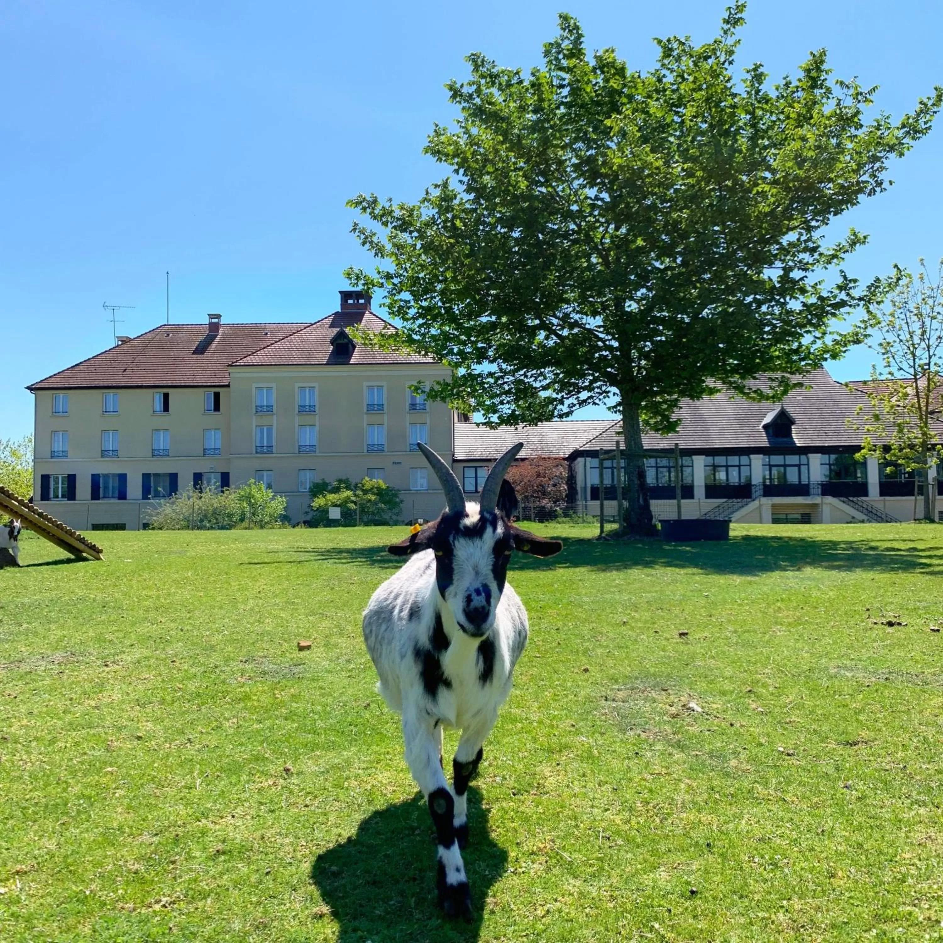 People in Campanile Val de France