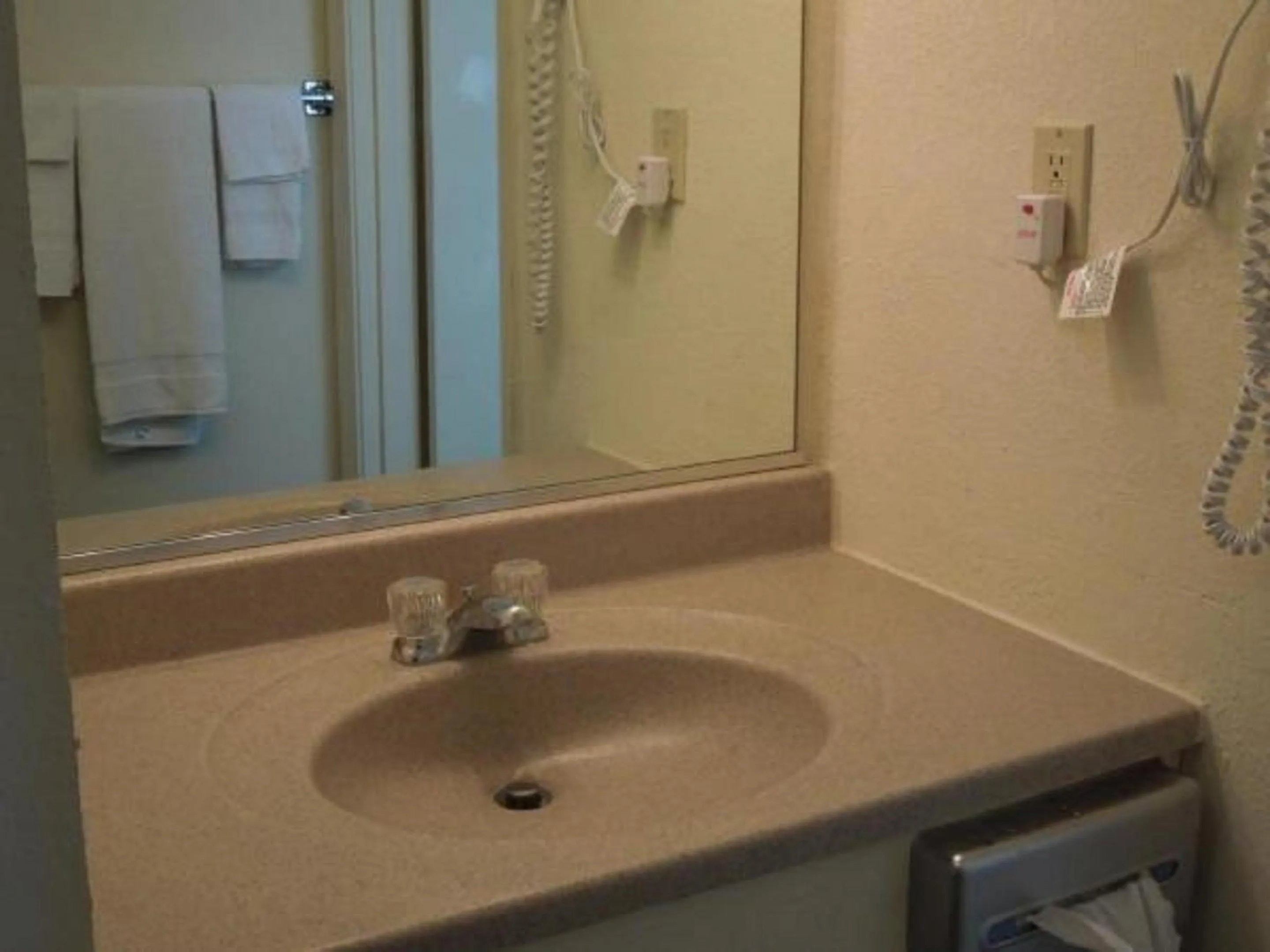 Bathroom in Captain John Smith Inn Williamsburg