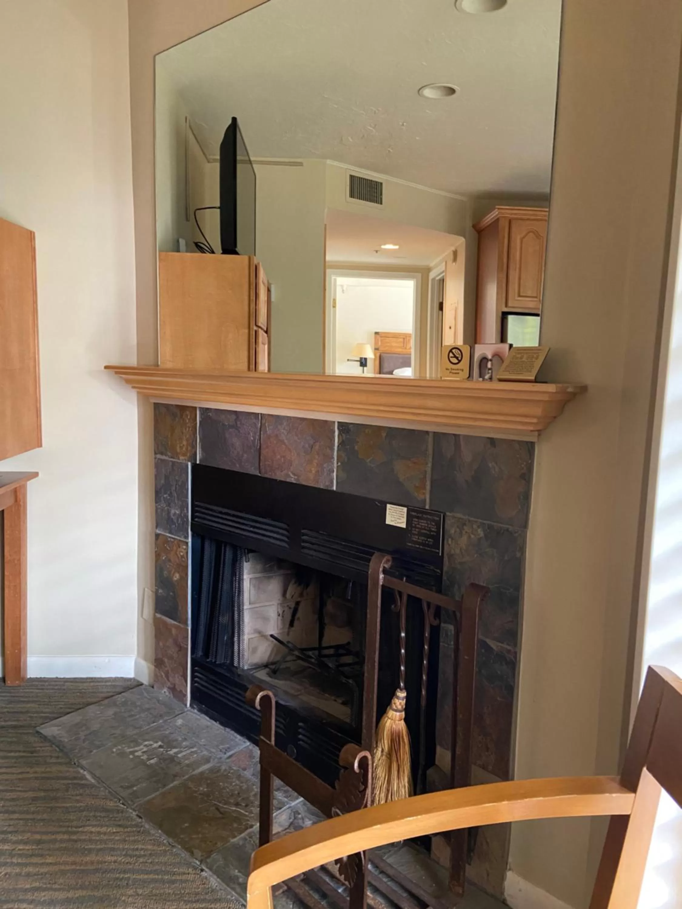 Living room in GetAways at Park Regency Resort