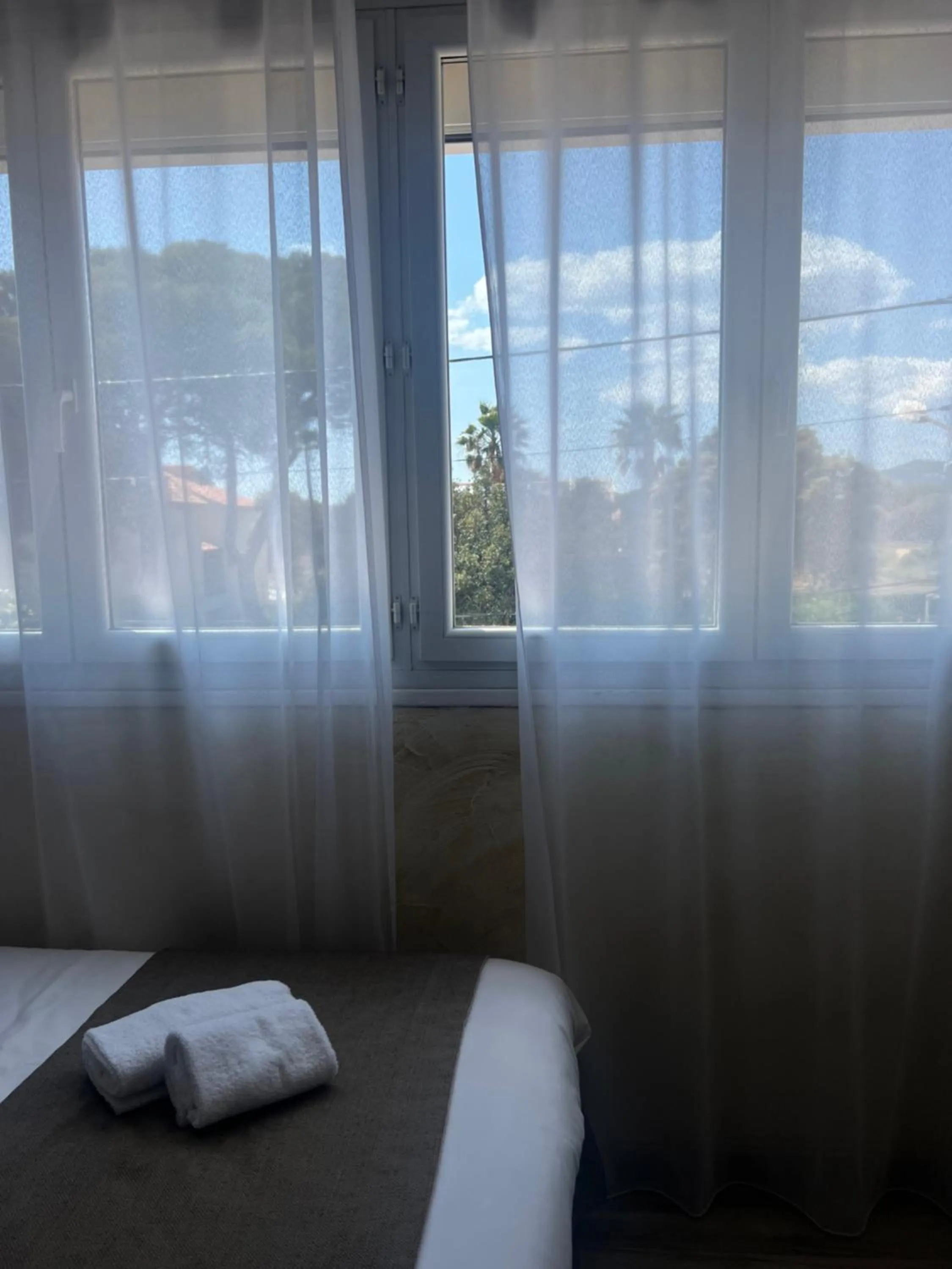 Bedroom, Bed in Hotel La Potiniere