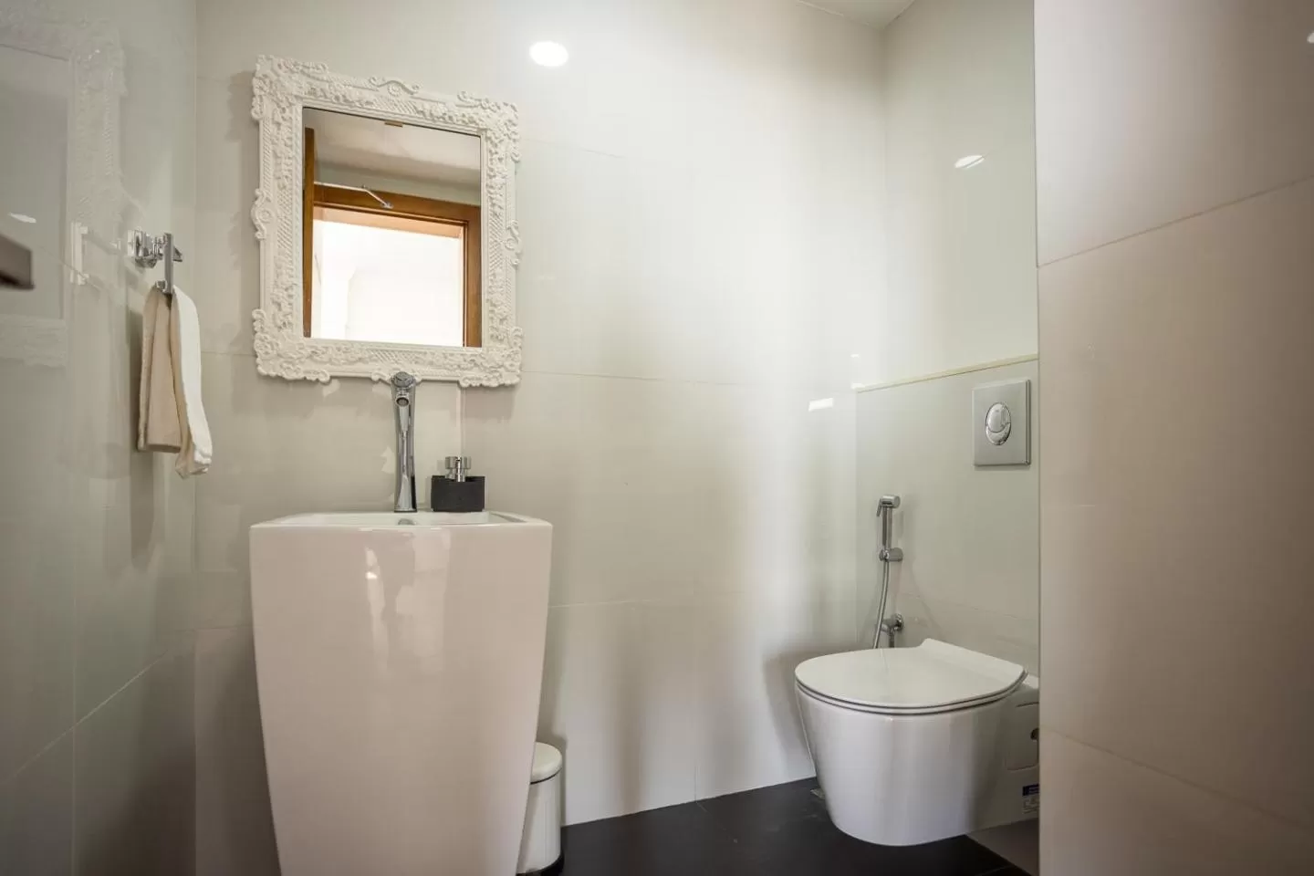 Toilet, Bathroom in HOTEL WHITE HOUSE, Munnar