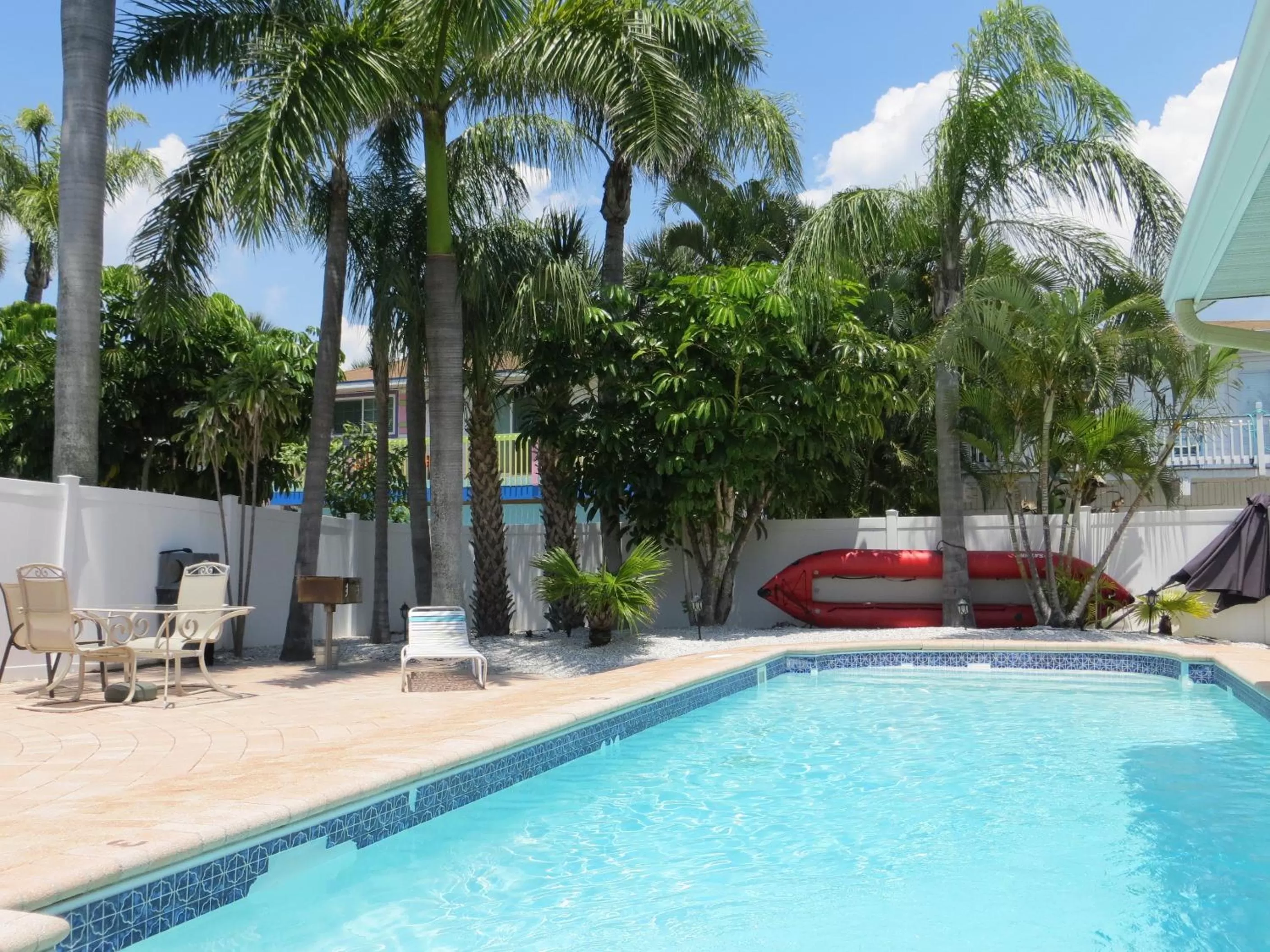 One-Bedroom Suite - Poolside in Seabreeze at Anna Maria Island Inn