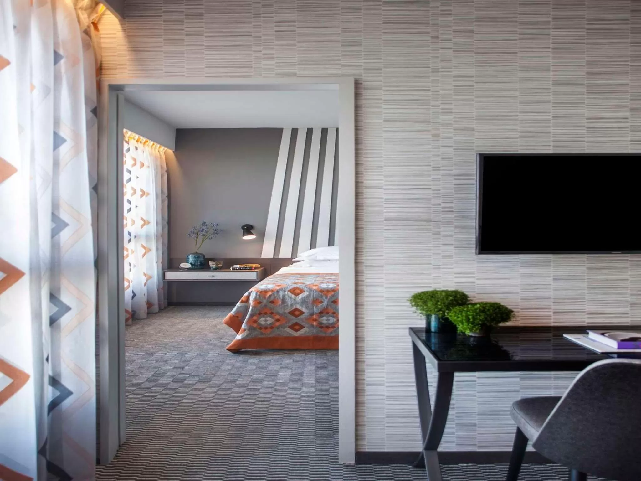 Bedroom, Bed in Dan Panorama Haifa Hotel