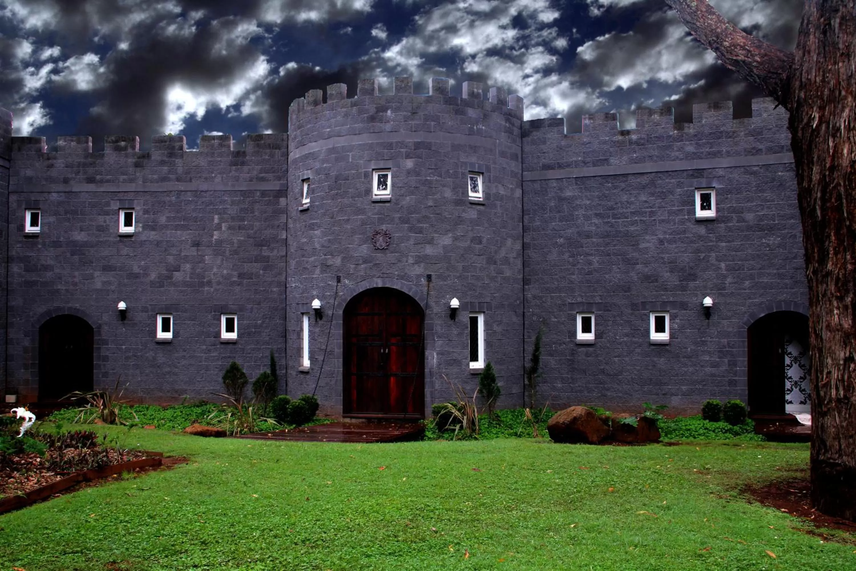 Facade/entrance in The Castle on Tamborine