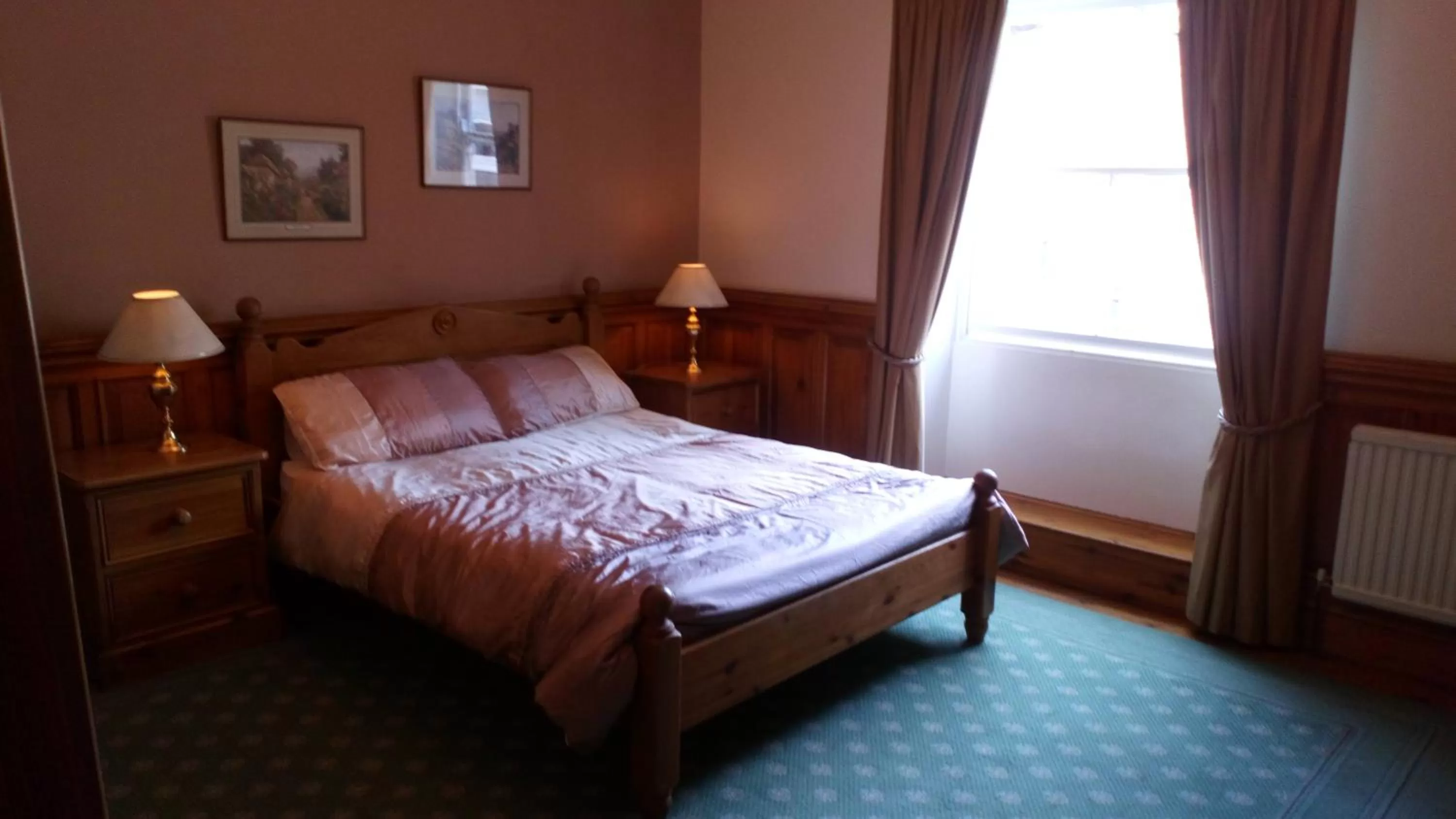 Bed in The Londesborough Arms bar with en-suite rooms
