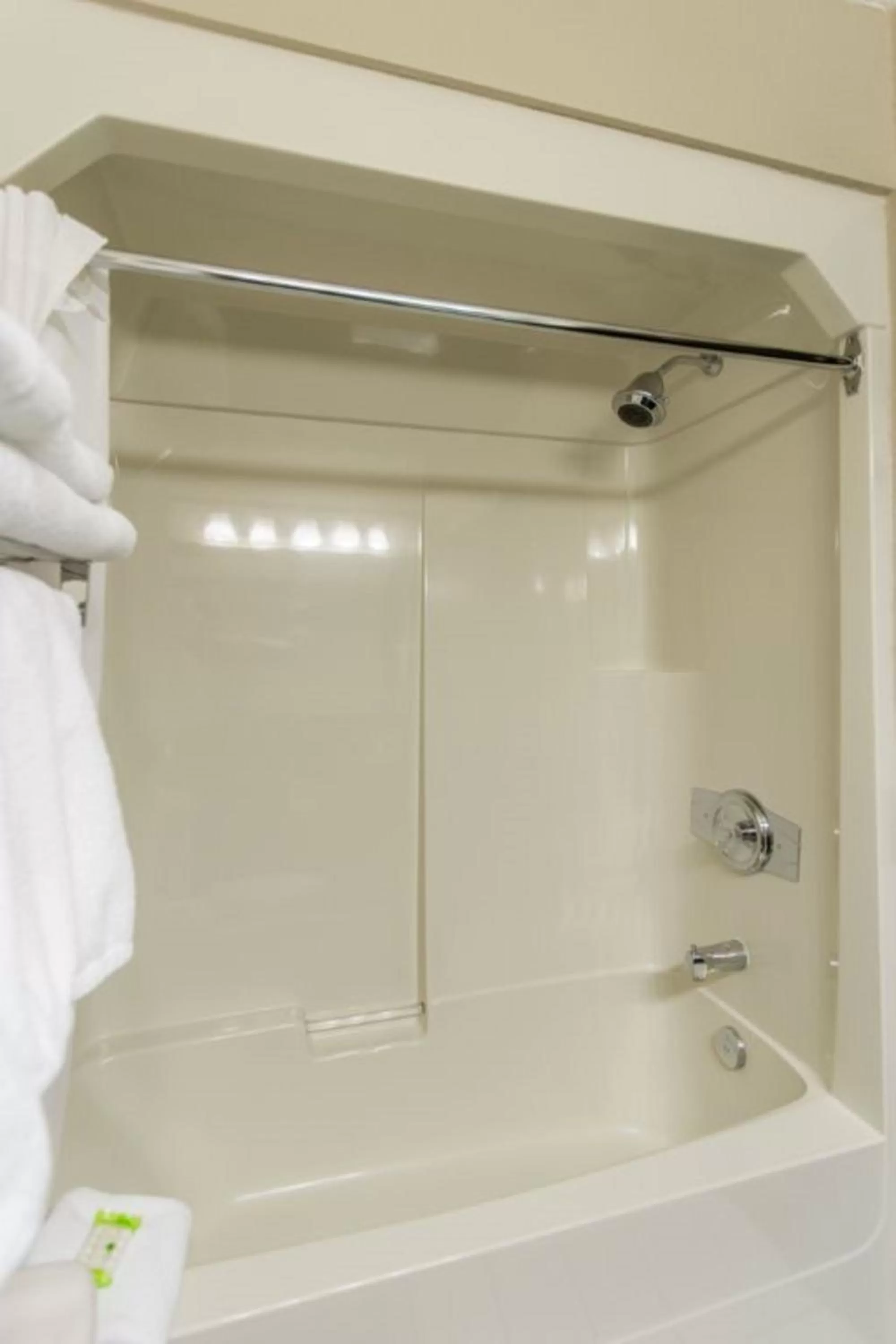 Bathroom in Seven Oaks Hotel Regina