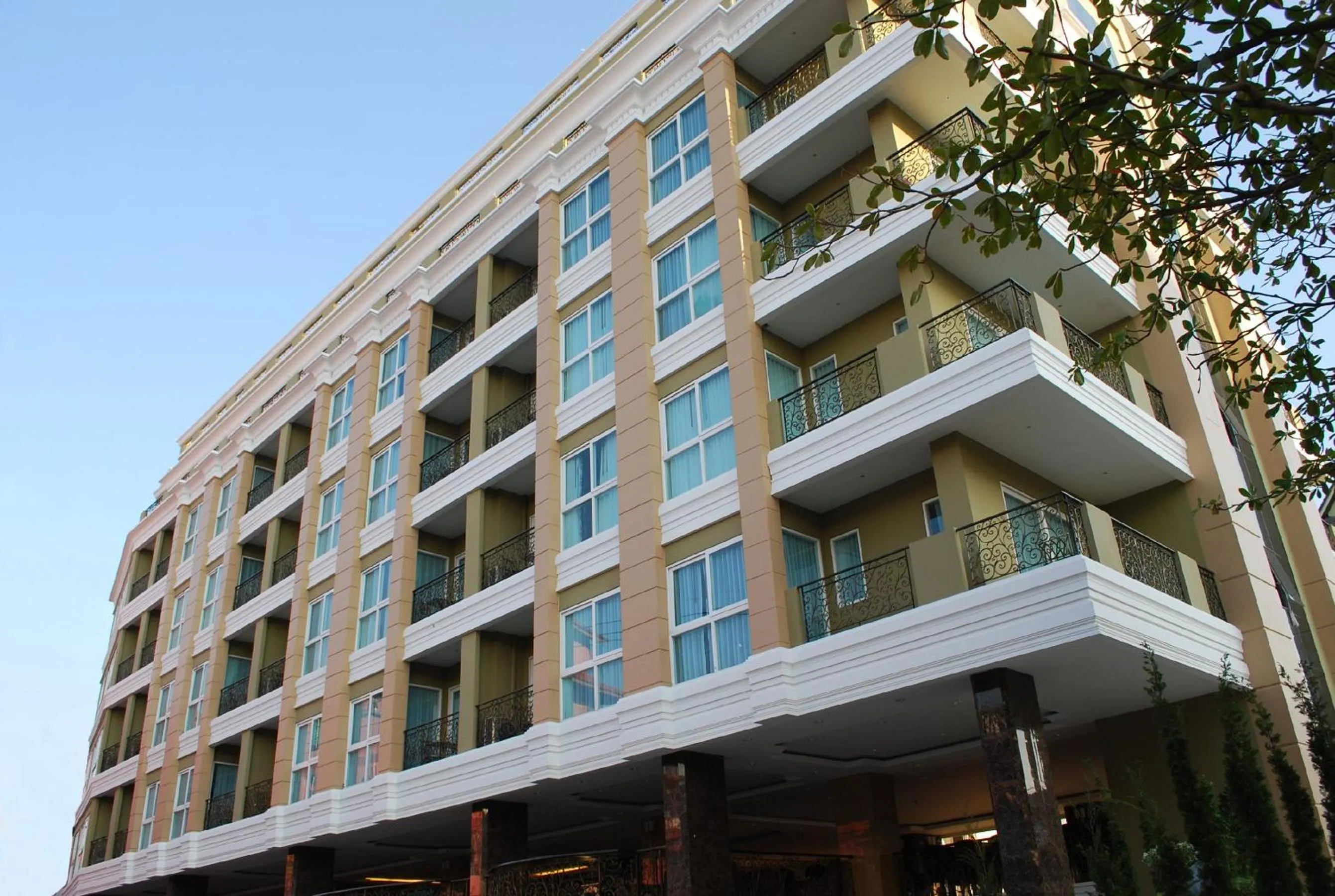 Facade/entrance in LK Royal Wing