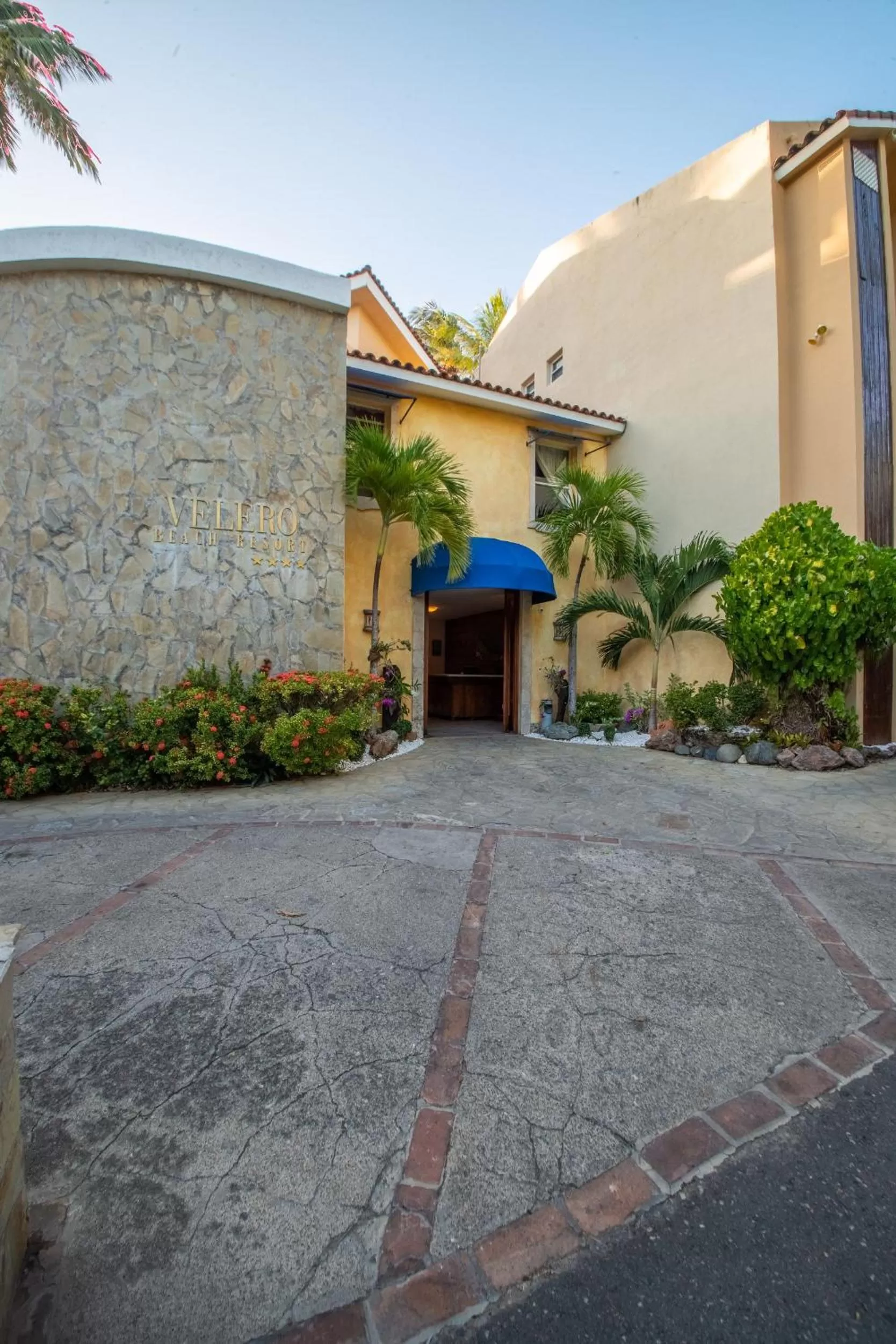 Facade/entrance in Velero Beach Resort