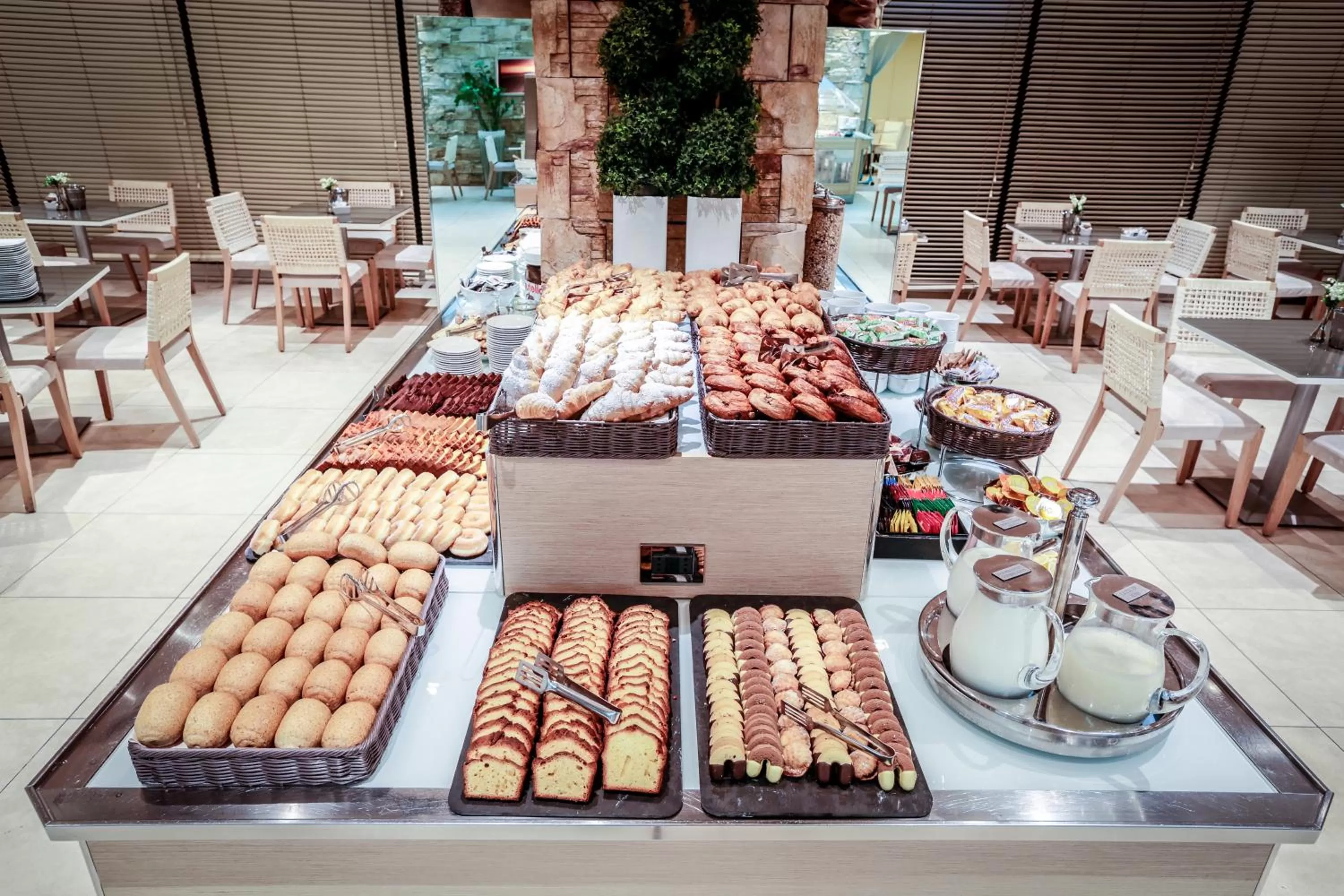 Restaurant/places to eat in Euroterme