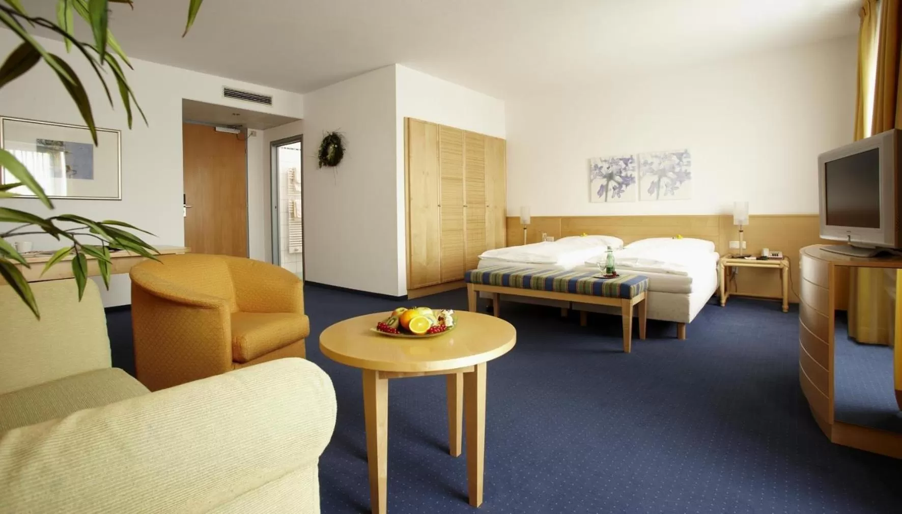 Living room, Bed in Apartment-Hotel Schaffenrath