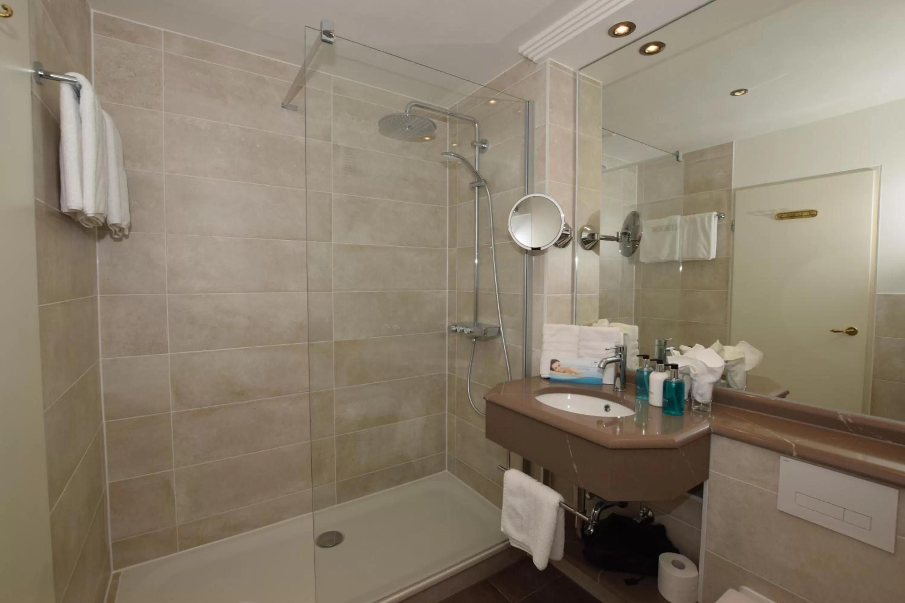 Bathroom in Hotel Wiking Sylt