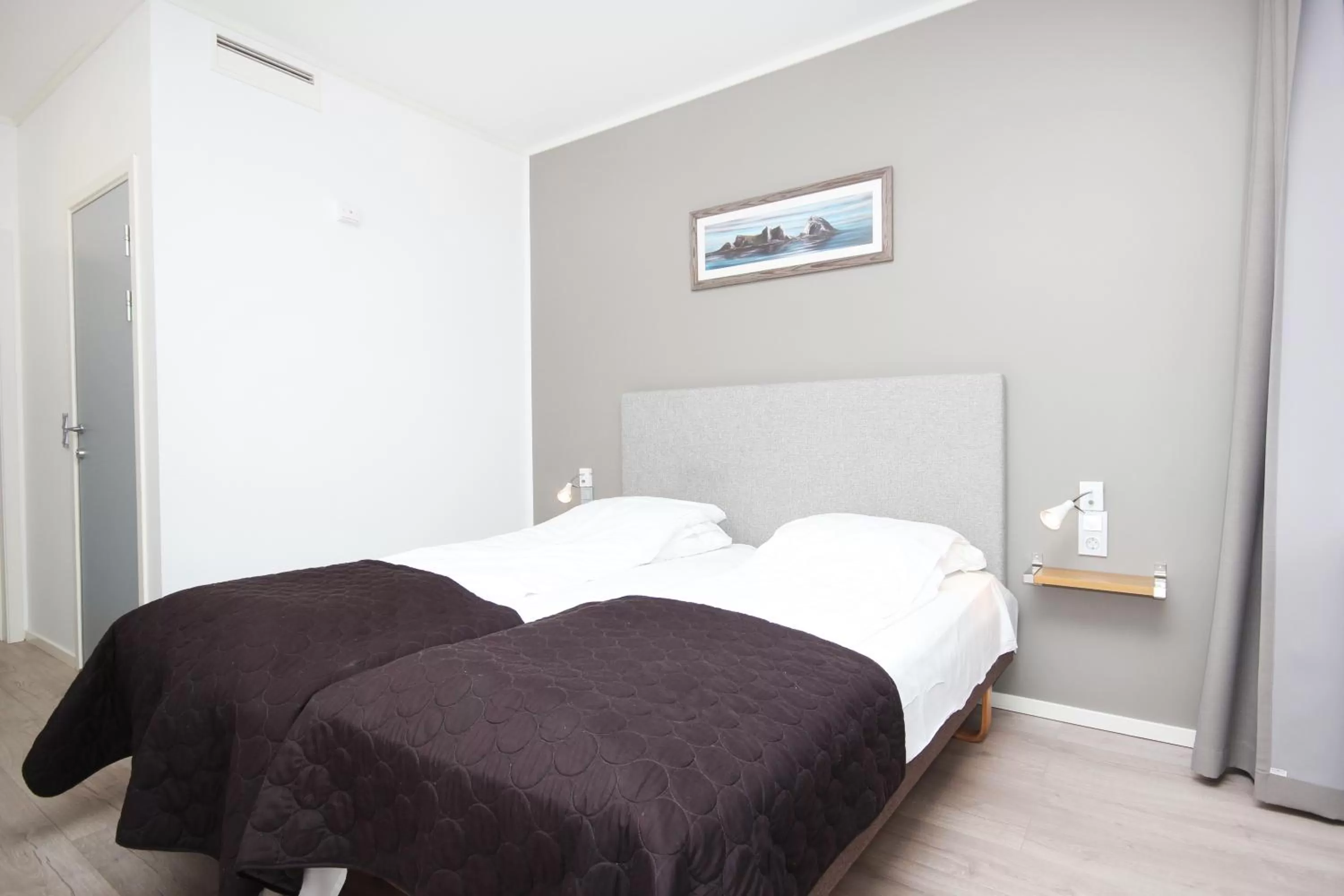 Bedroom, Bed in Napoli Resturant & Hotell AS