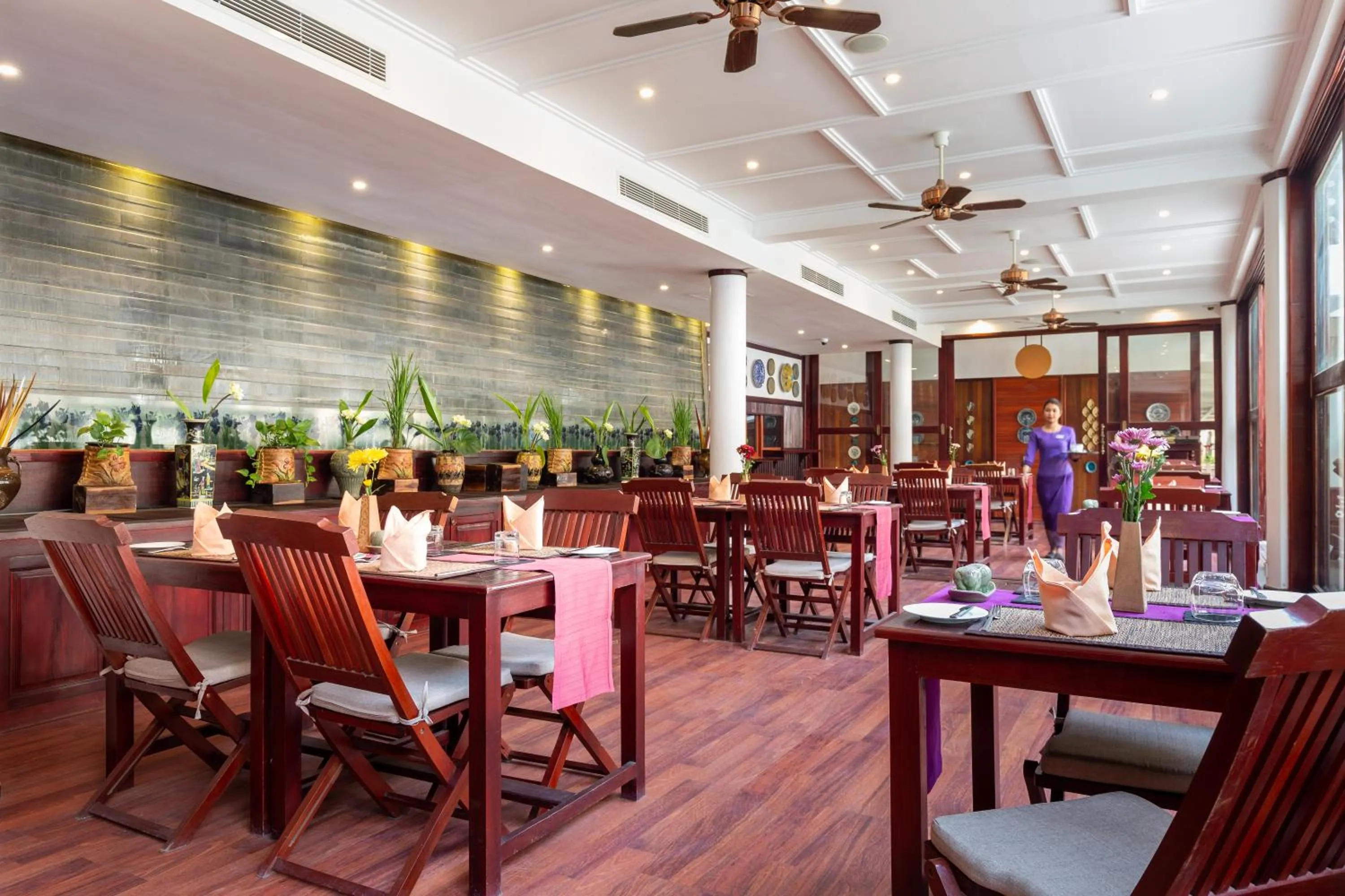 Restaurant/places to eat in Montra Nivesha Residence