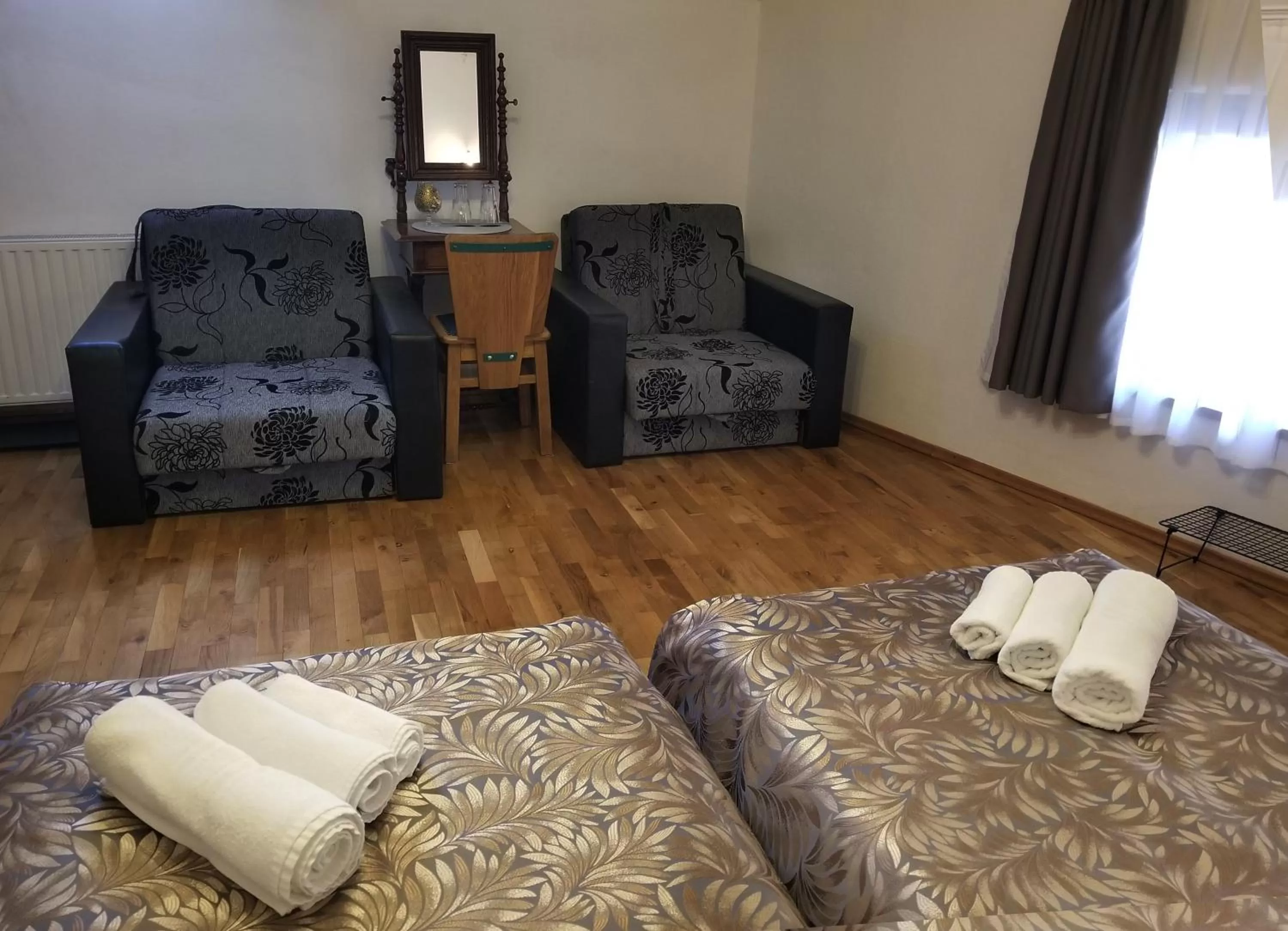 Photo of the whole room, Seating Area in Wellness B&B Winery Sontacchi