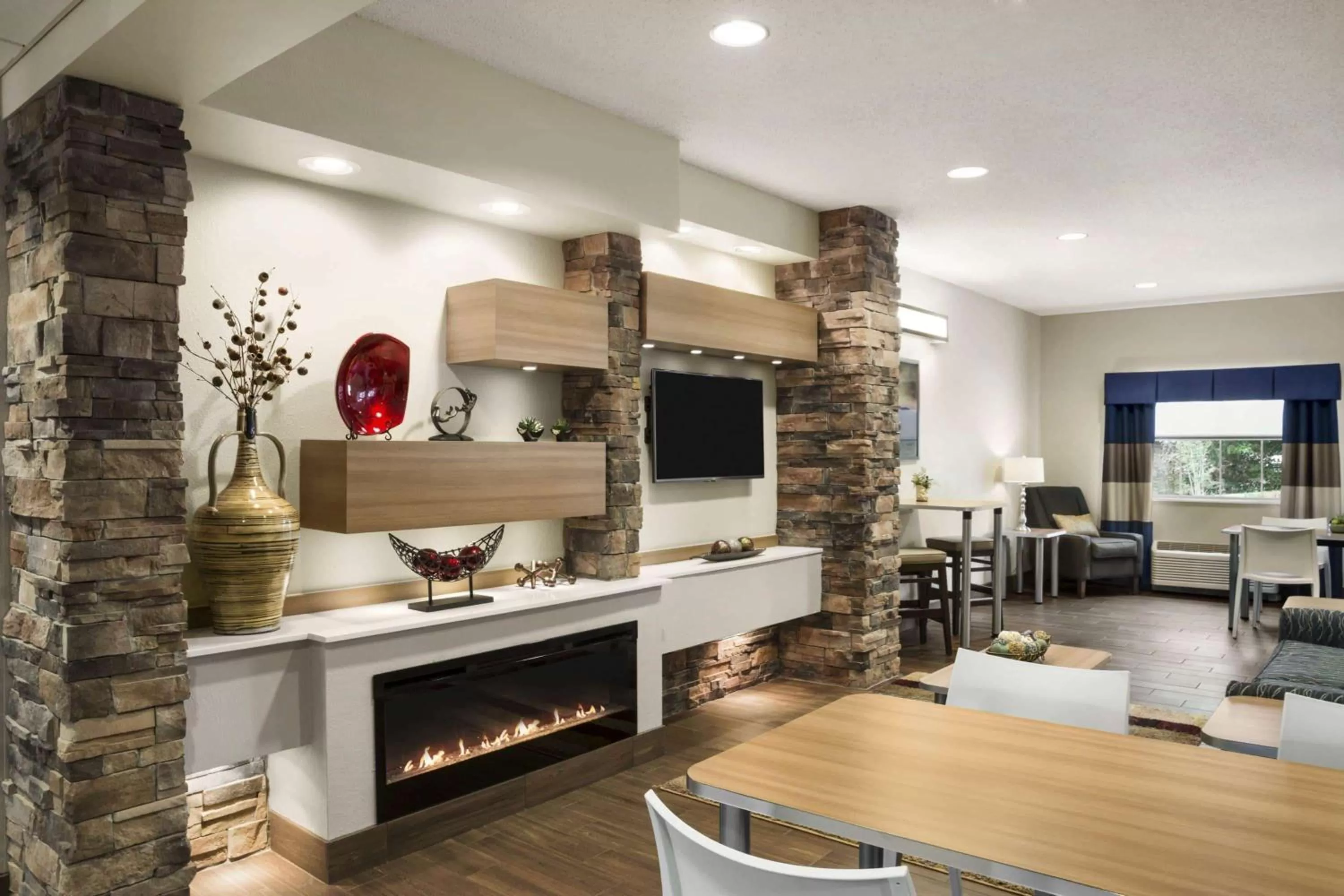 Lounge or bar in Microtel Inn & Suites by Wyndham