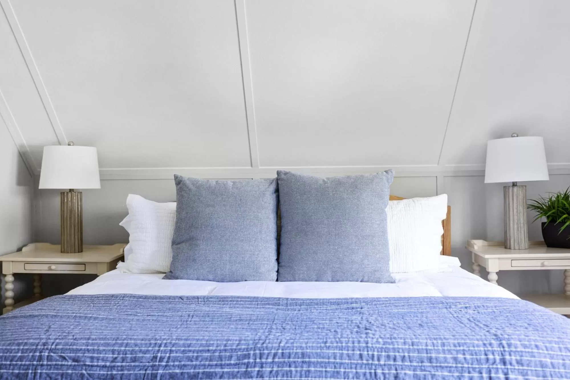 Bed in Noble House Inn